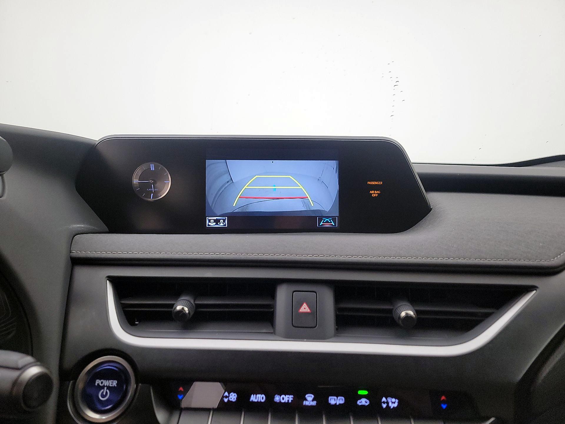 Thumbnail: 2020 Lexus UX - 14