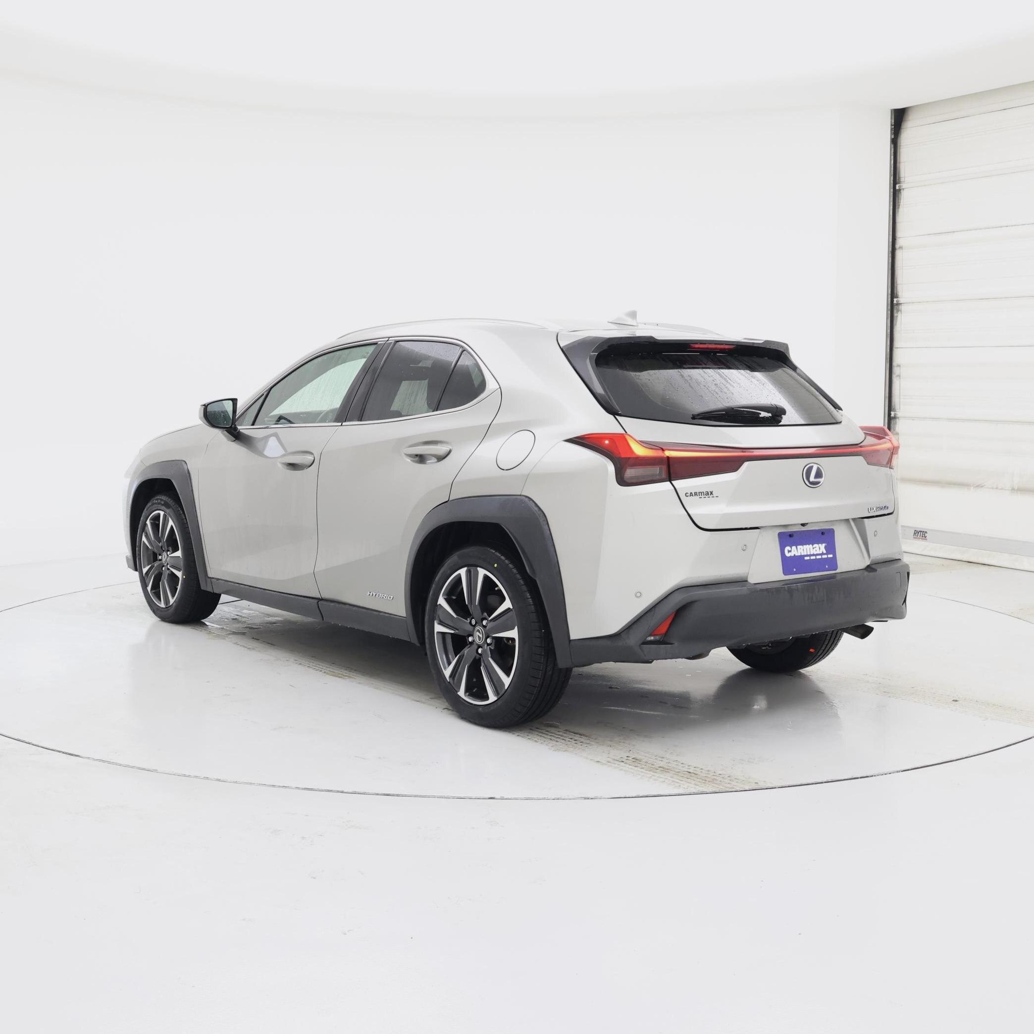 Thumbnail: 2020 Lexus UX - 2