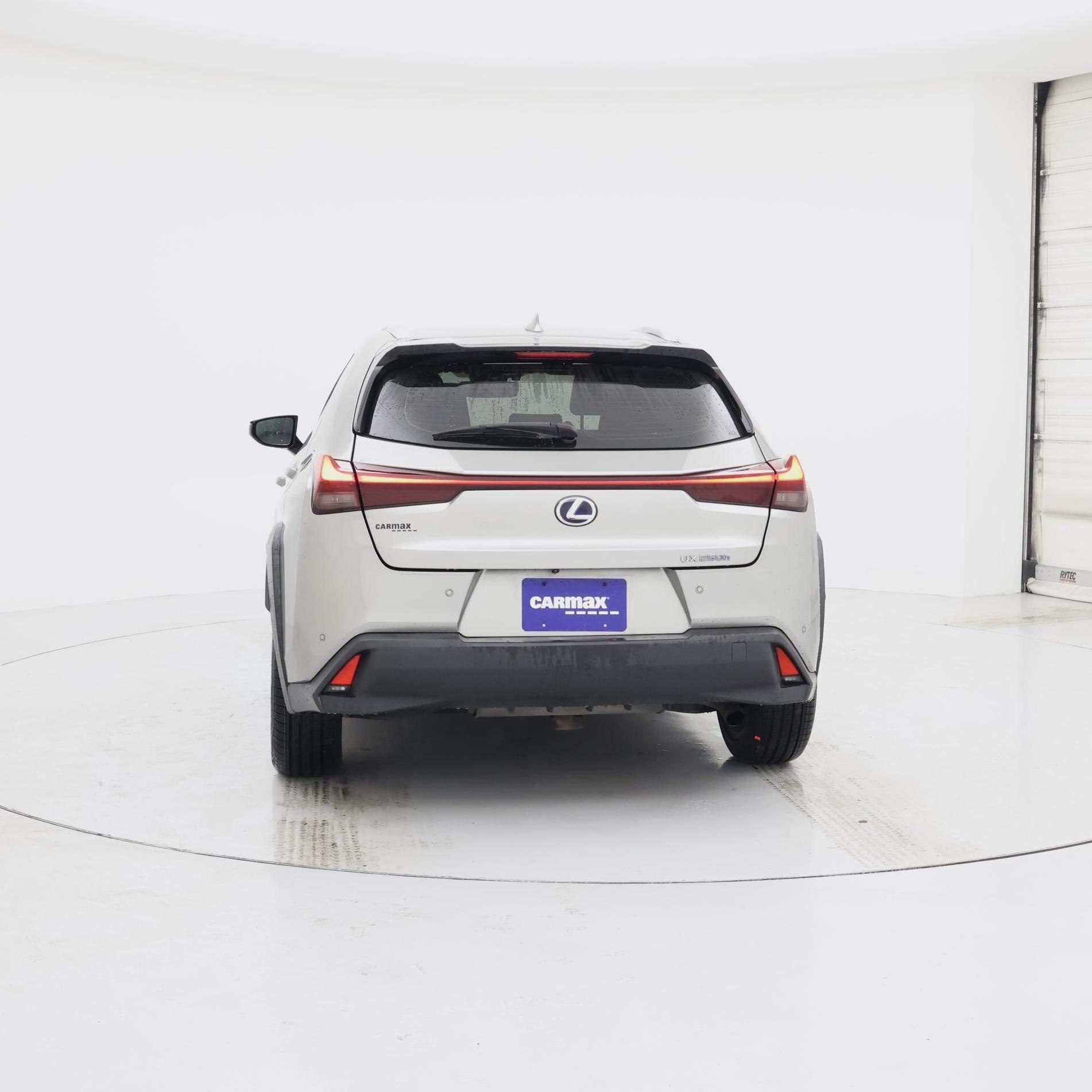 Thumbnail: 2020 Lexus UX - 6