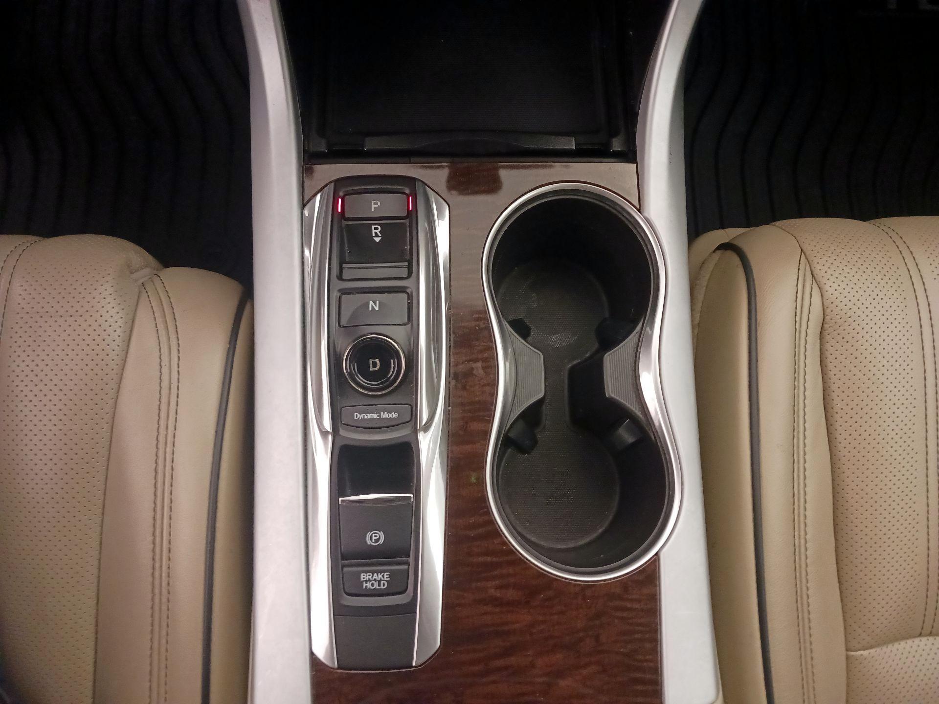 Thumbnail: 2019 Acura TLX - 18