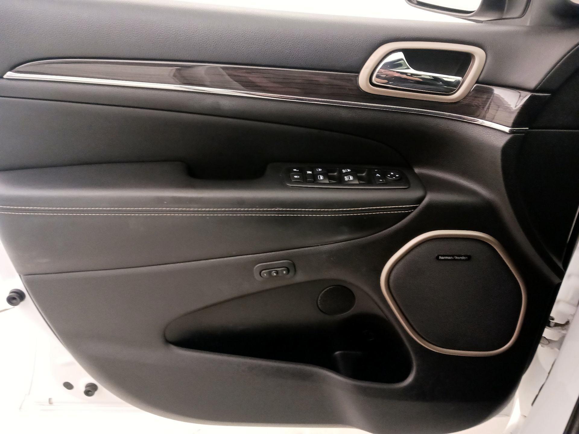 Thumbnail: 2017 Jeep Grand Cherokee - 12