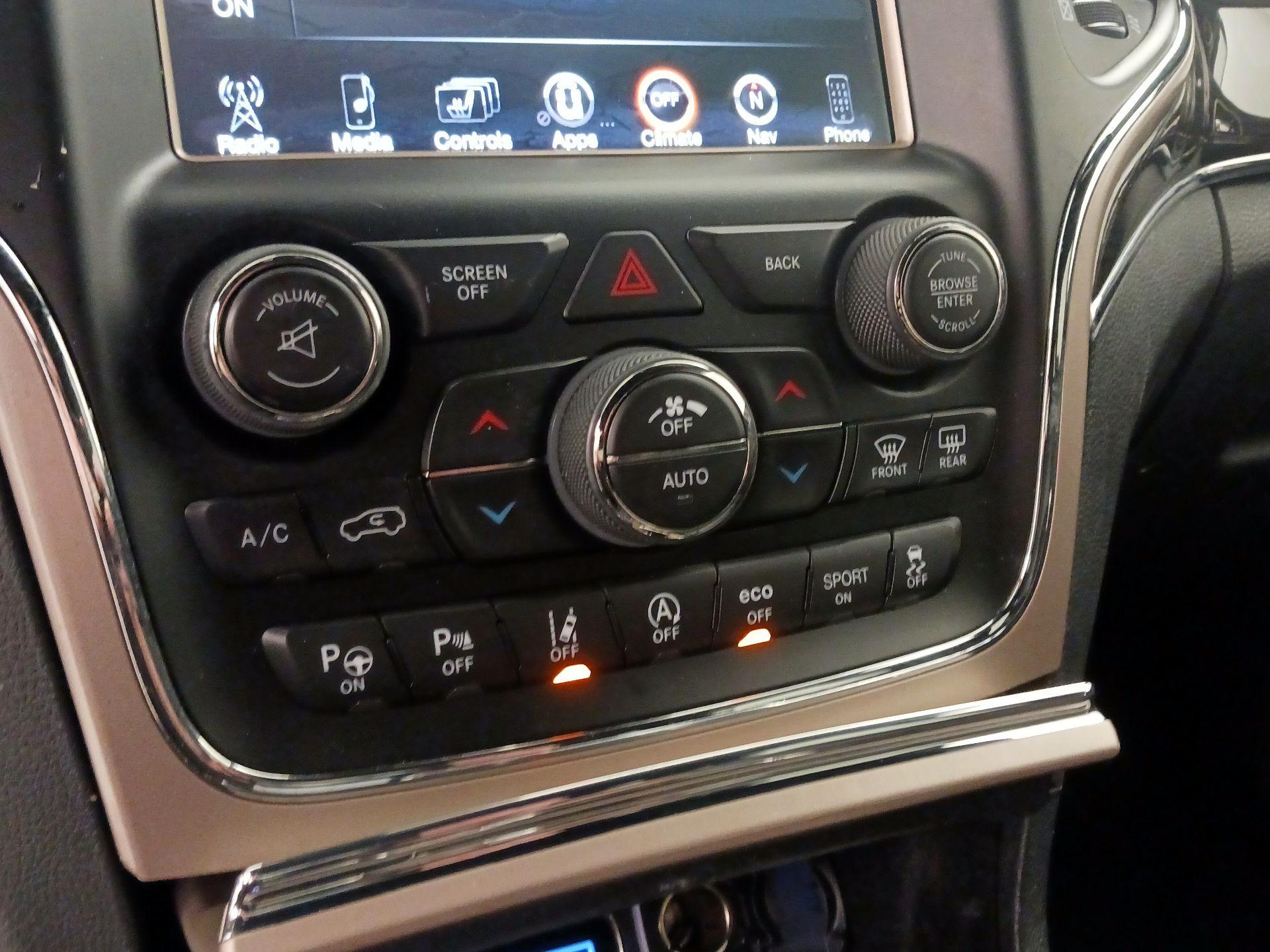 Thumbnail: 2017 Jeep Grand Cherokee - 17