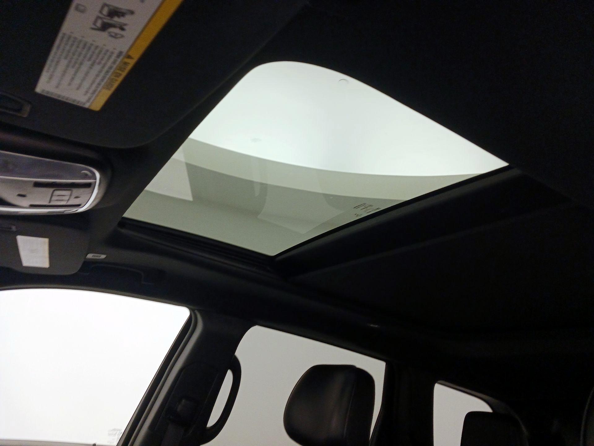 Thumbnail: 2017 Jeep Grand Cherokee - 20