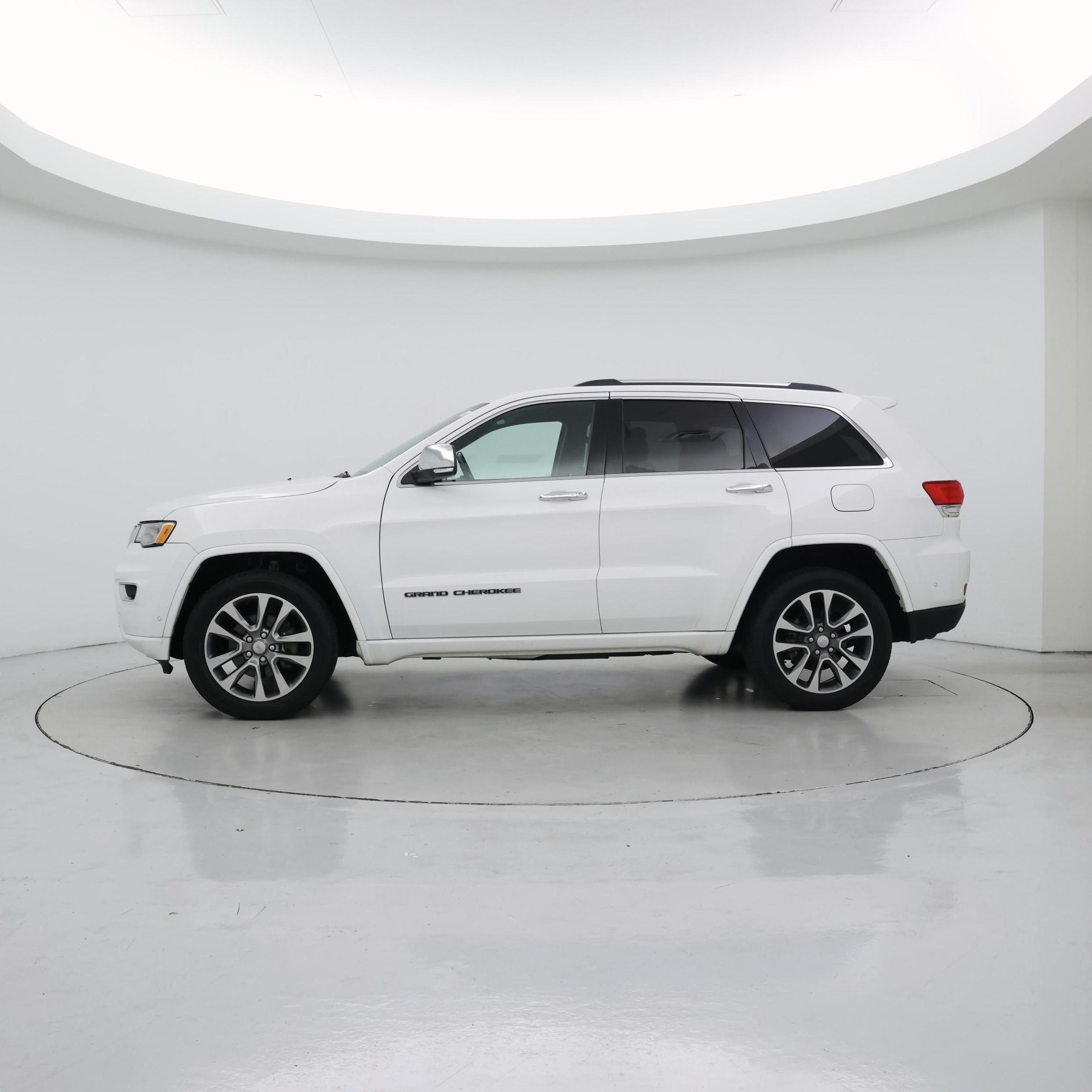 Thumbnail: 2017 Jeep Grand Cherokee - 3