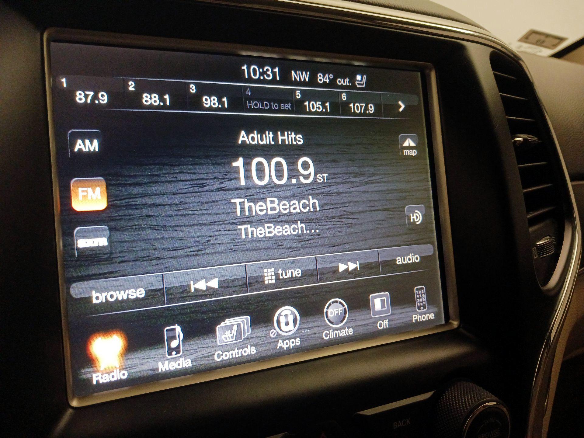 Thumbnail: 2014 Jeep Grand Cherokee - 15
