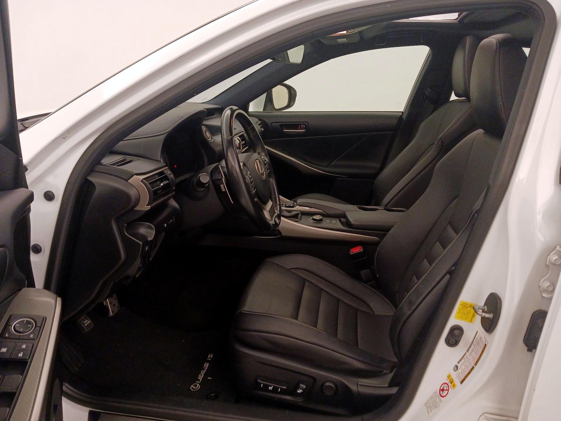 Thumbnail: 2017 Lexus IS - 11