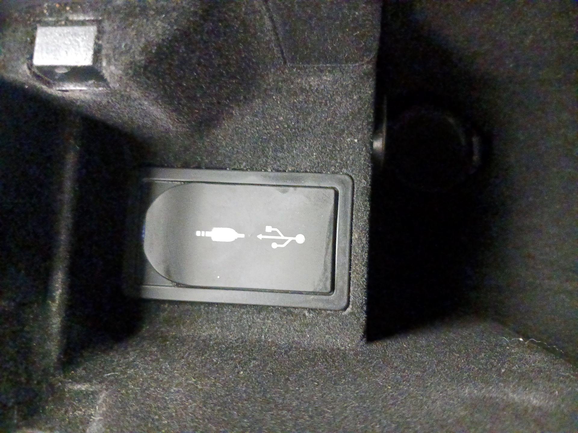 Thumbnail: 2017 Lexus IS - 19