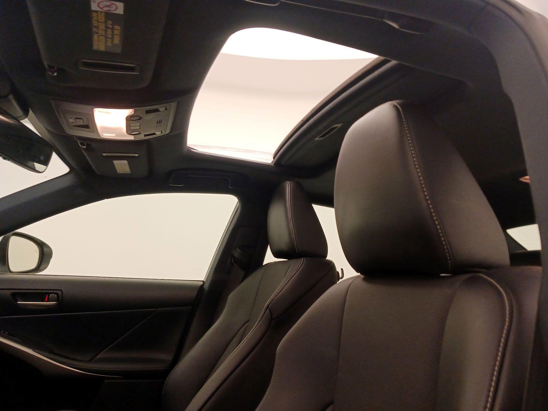 Thumbnail: 2017 Lexus IS - 20