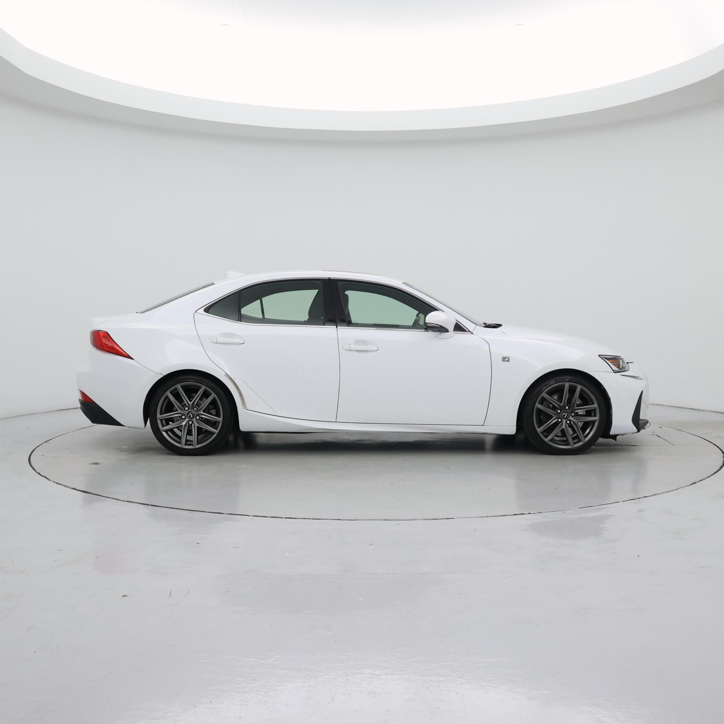 Thumbnail: 2017 Lexus IS - 7