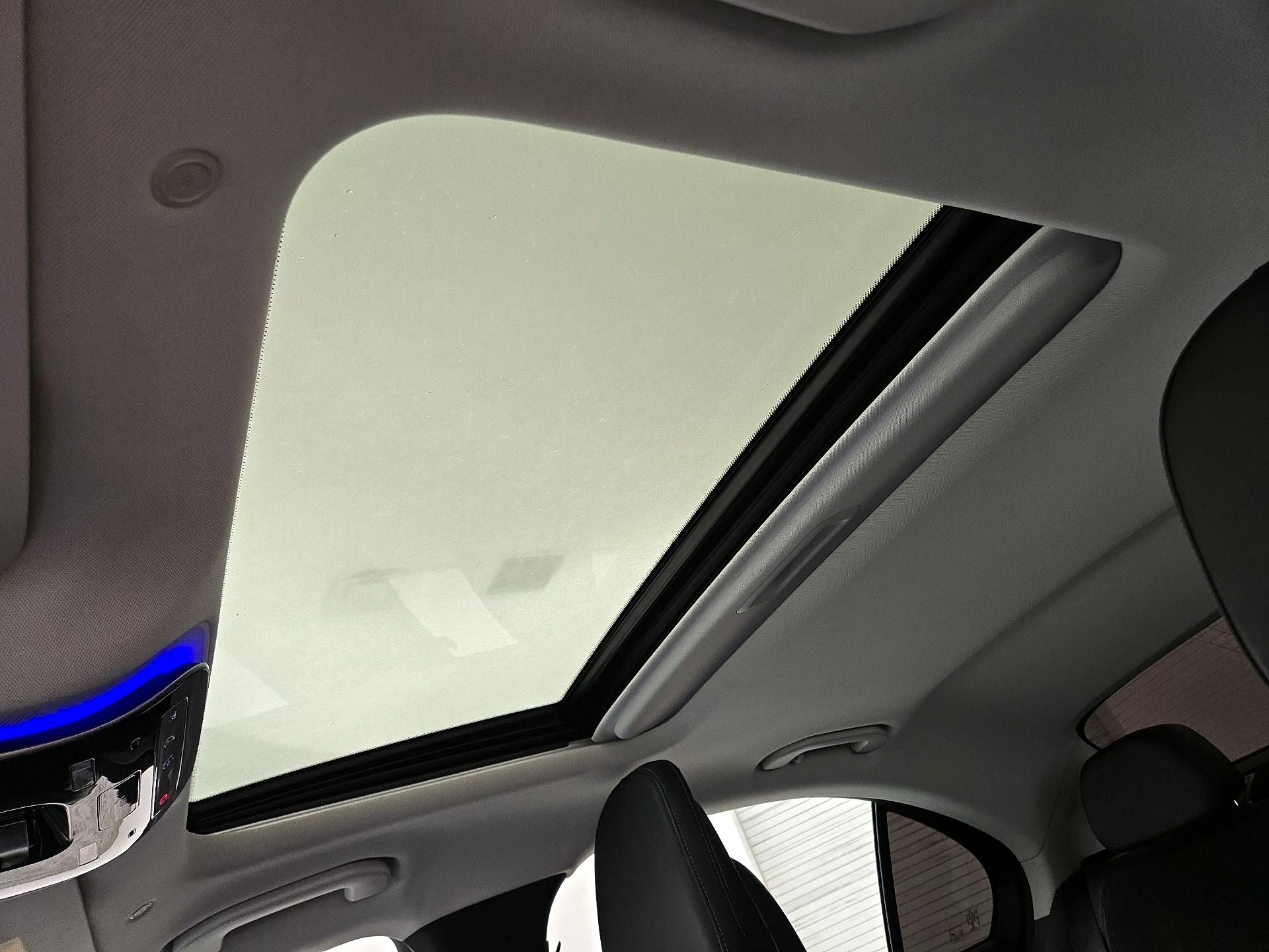 Thumbnail: 2022 Mercedes-Benz C-Class - 20