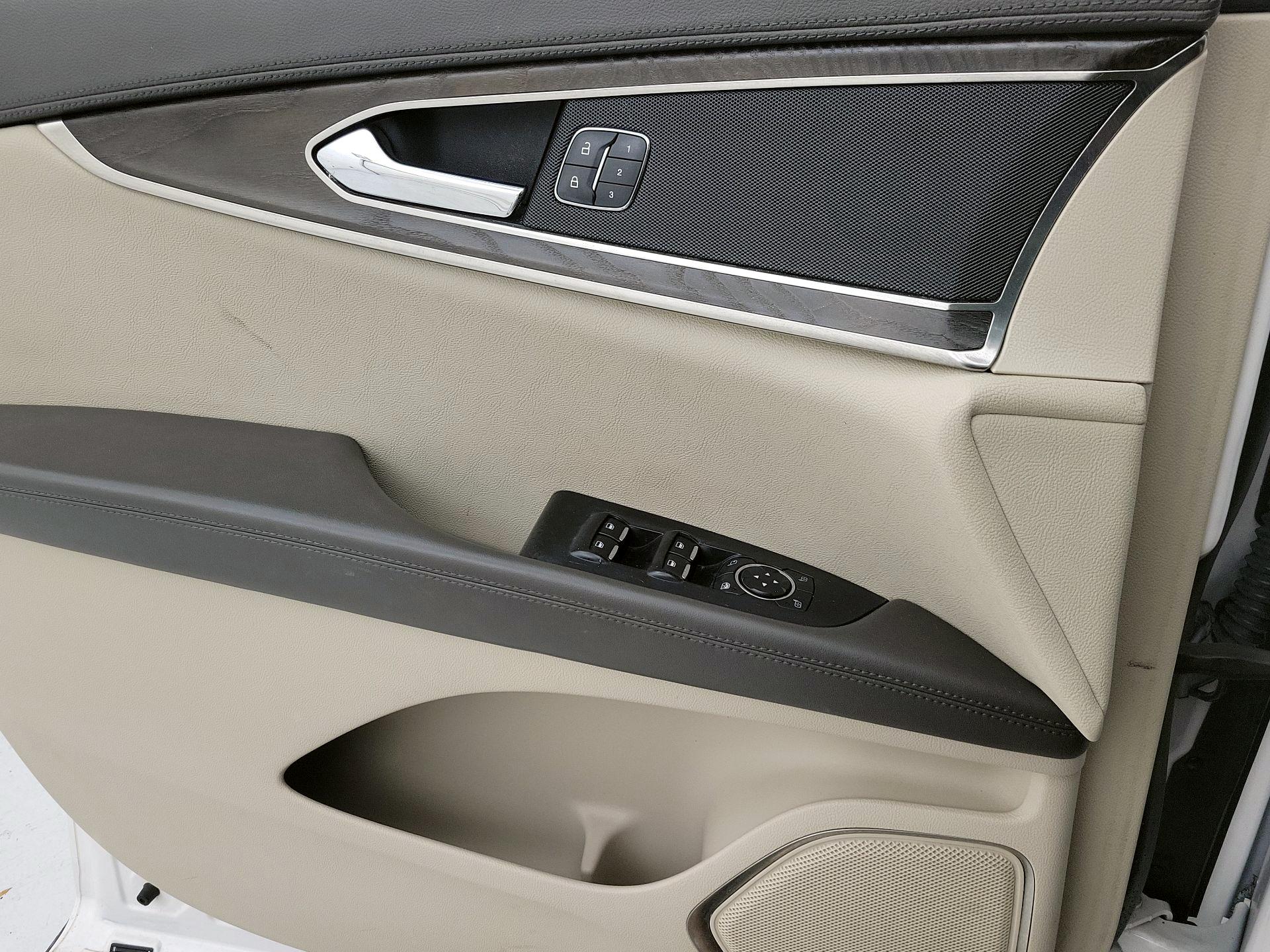 Thumbnail: 2018 Lincoln MKX - 12