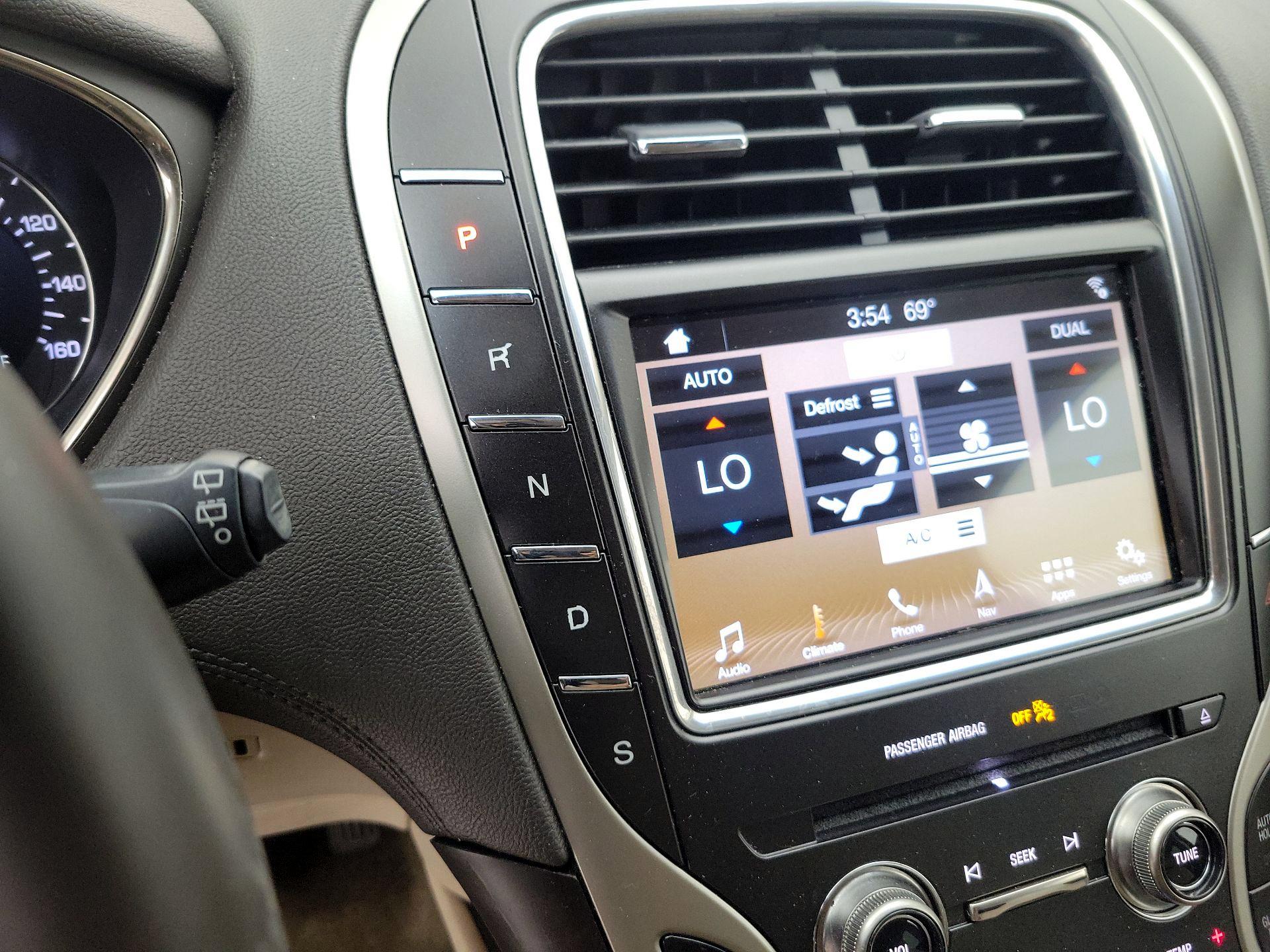 Thumbnail: 2018 Lincoln MKX - 18
