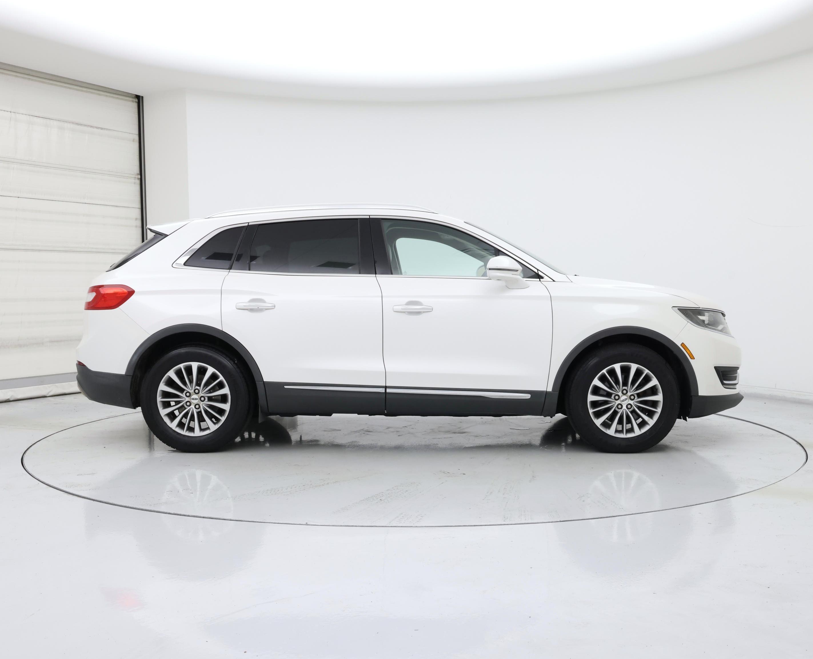 Thumbnail: 2018 Lincoln MKX - 7