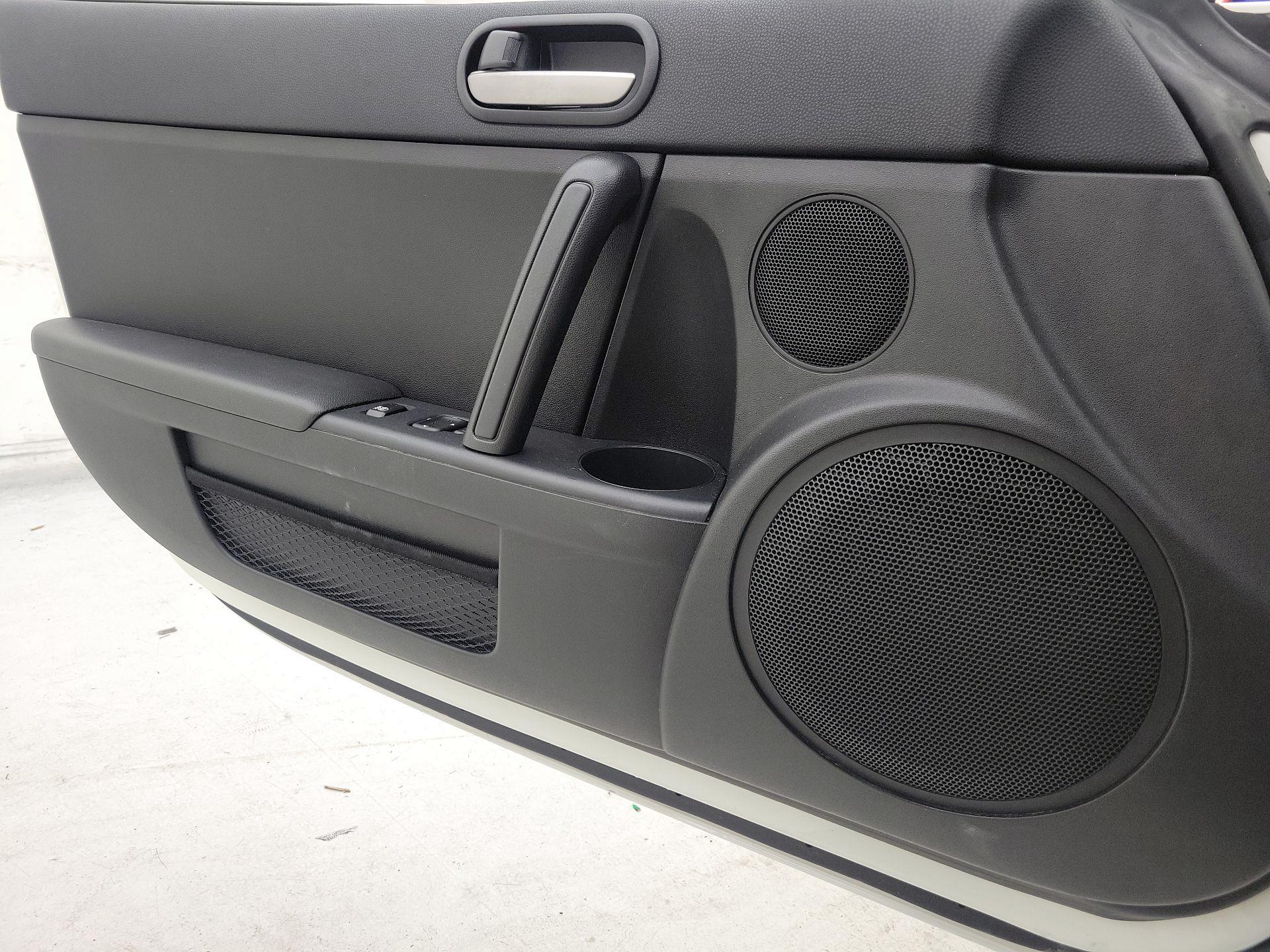 Thumbnail: 2015 Mazda MX-5 Miata - 12