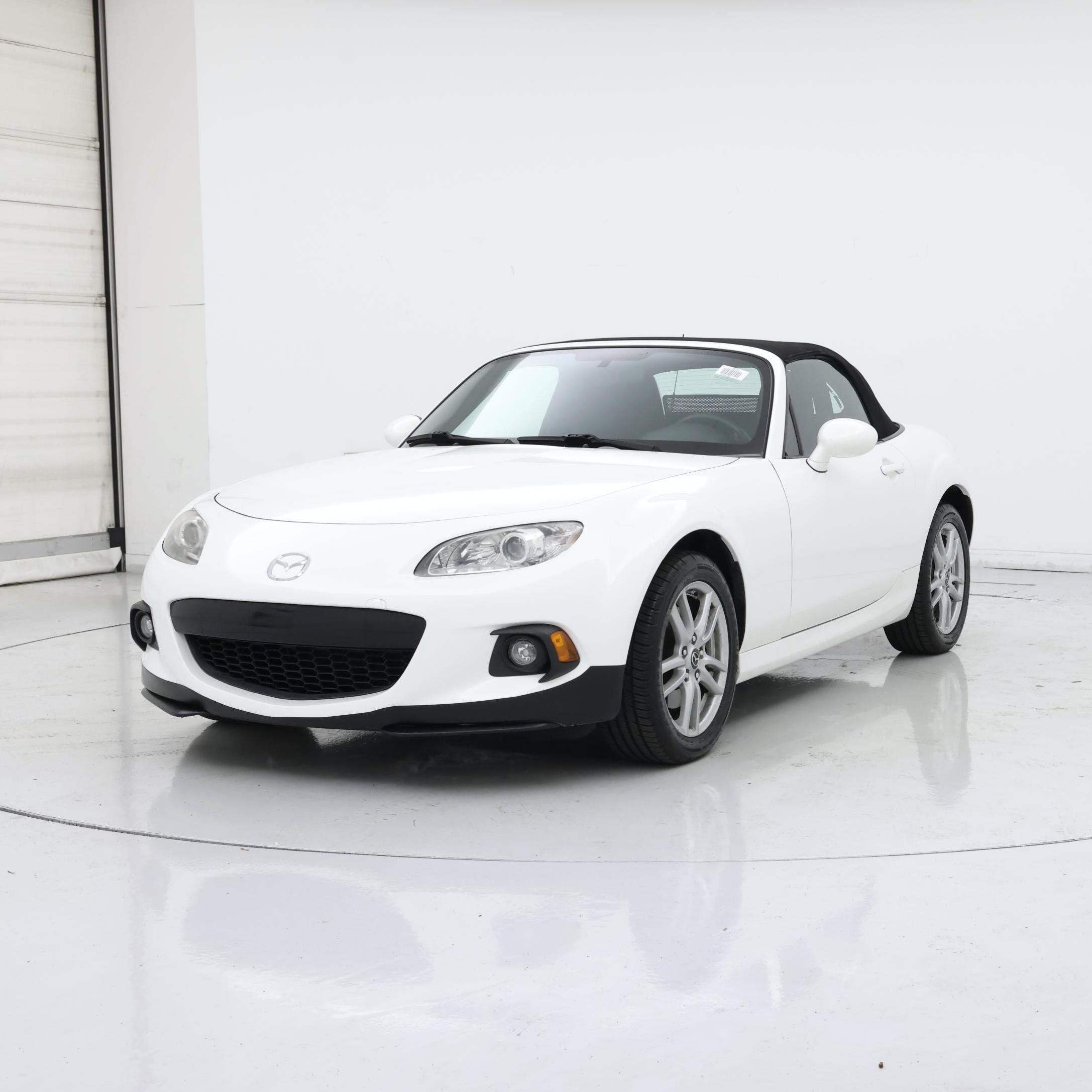 Thumbnail: 2015 Mazda MX-5 Miata - 4