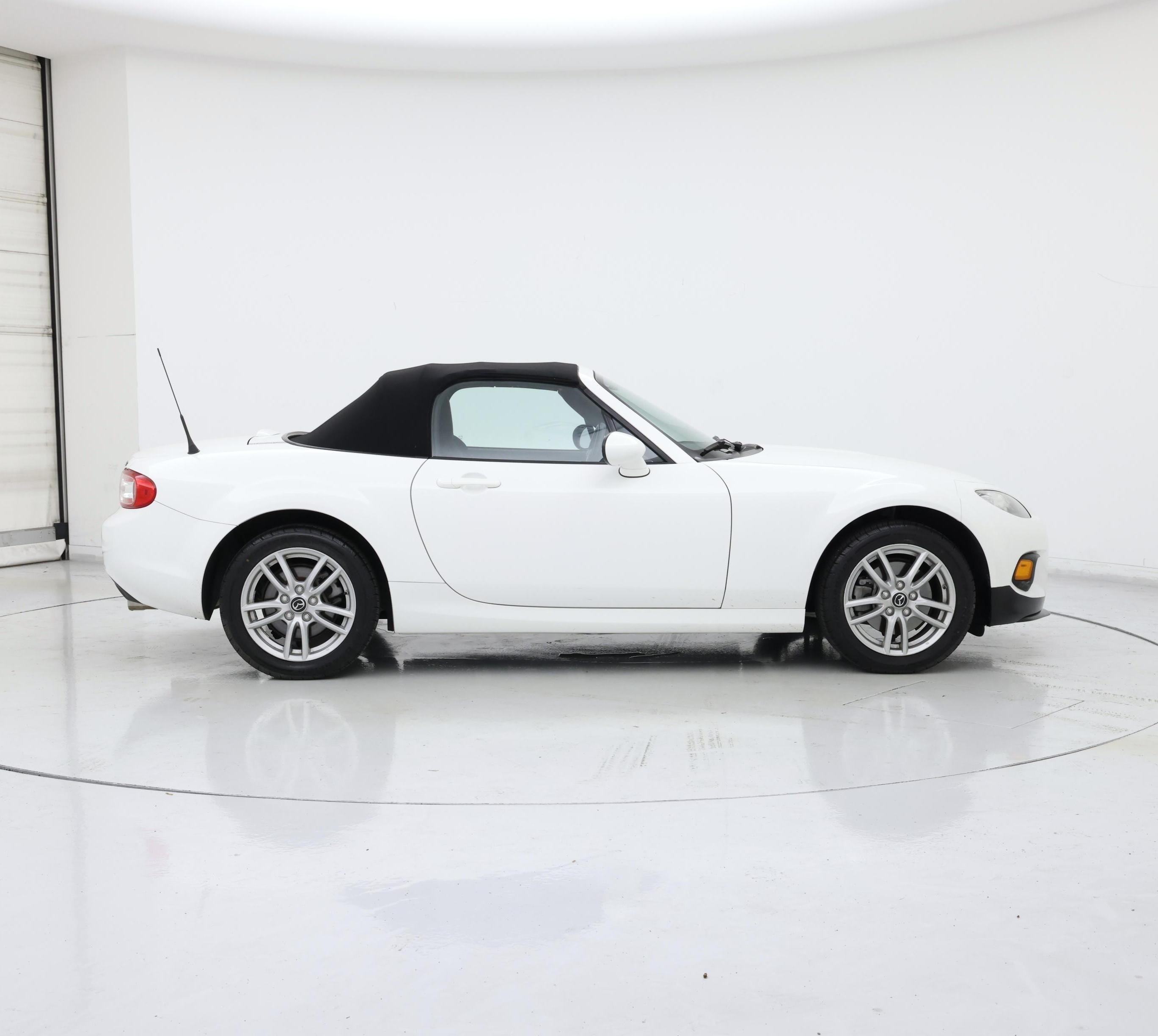 Thumbnail: 2015 Mazda MX-5 Miata - 7