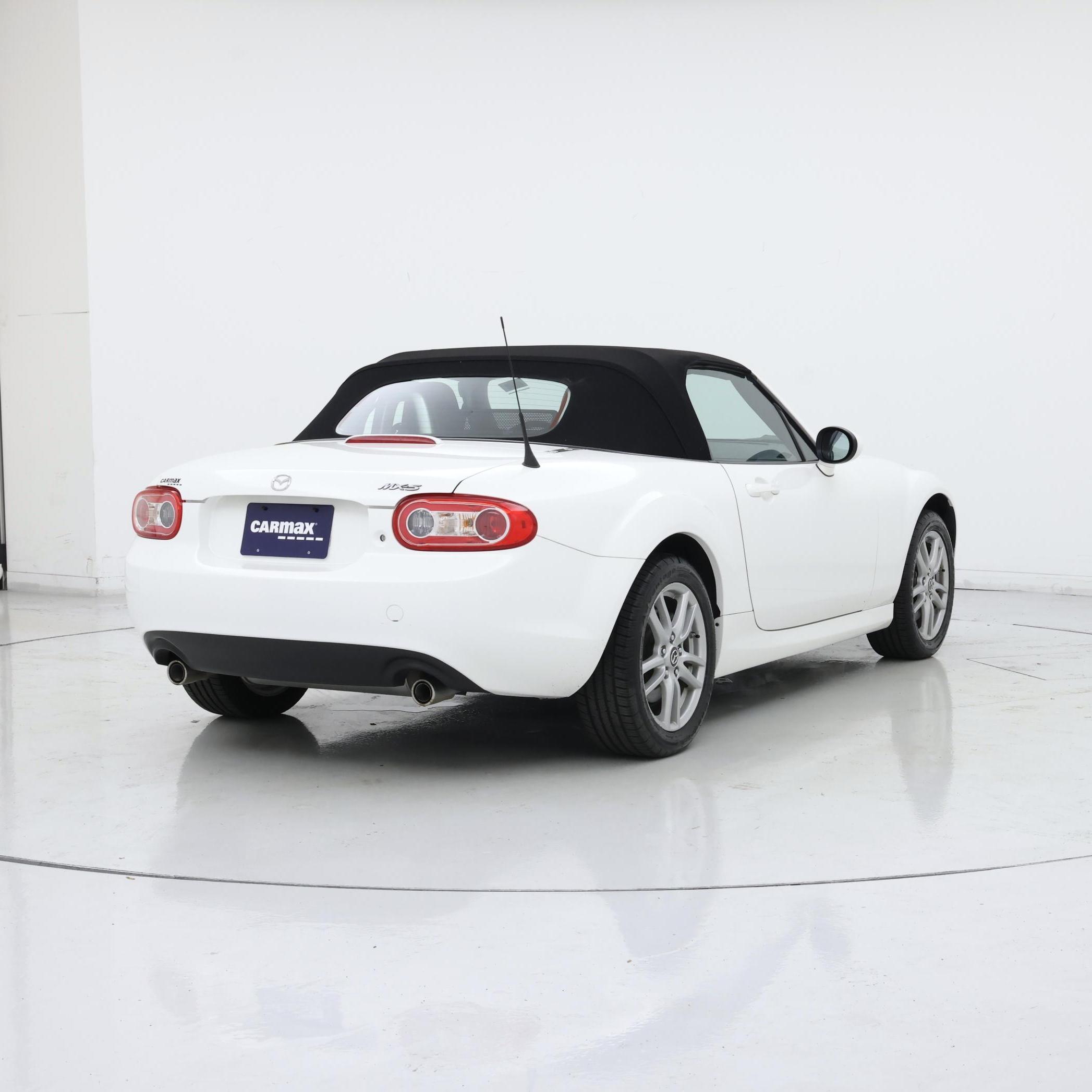 Thumbnail: 2015 Mazda MX-5 Miata - 8