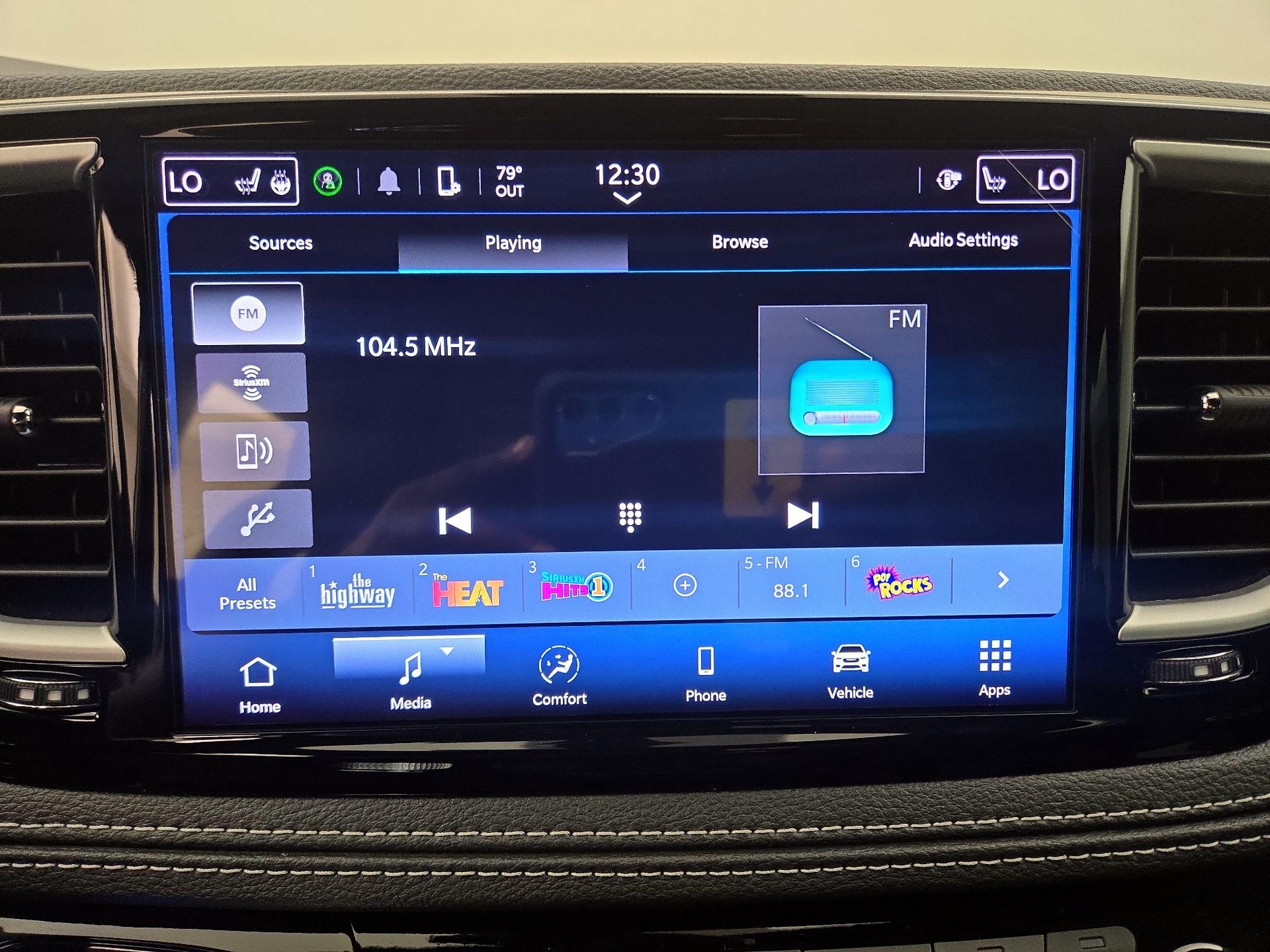 Thumbnail: 2023 Chrysler Pacifica - 15