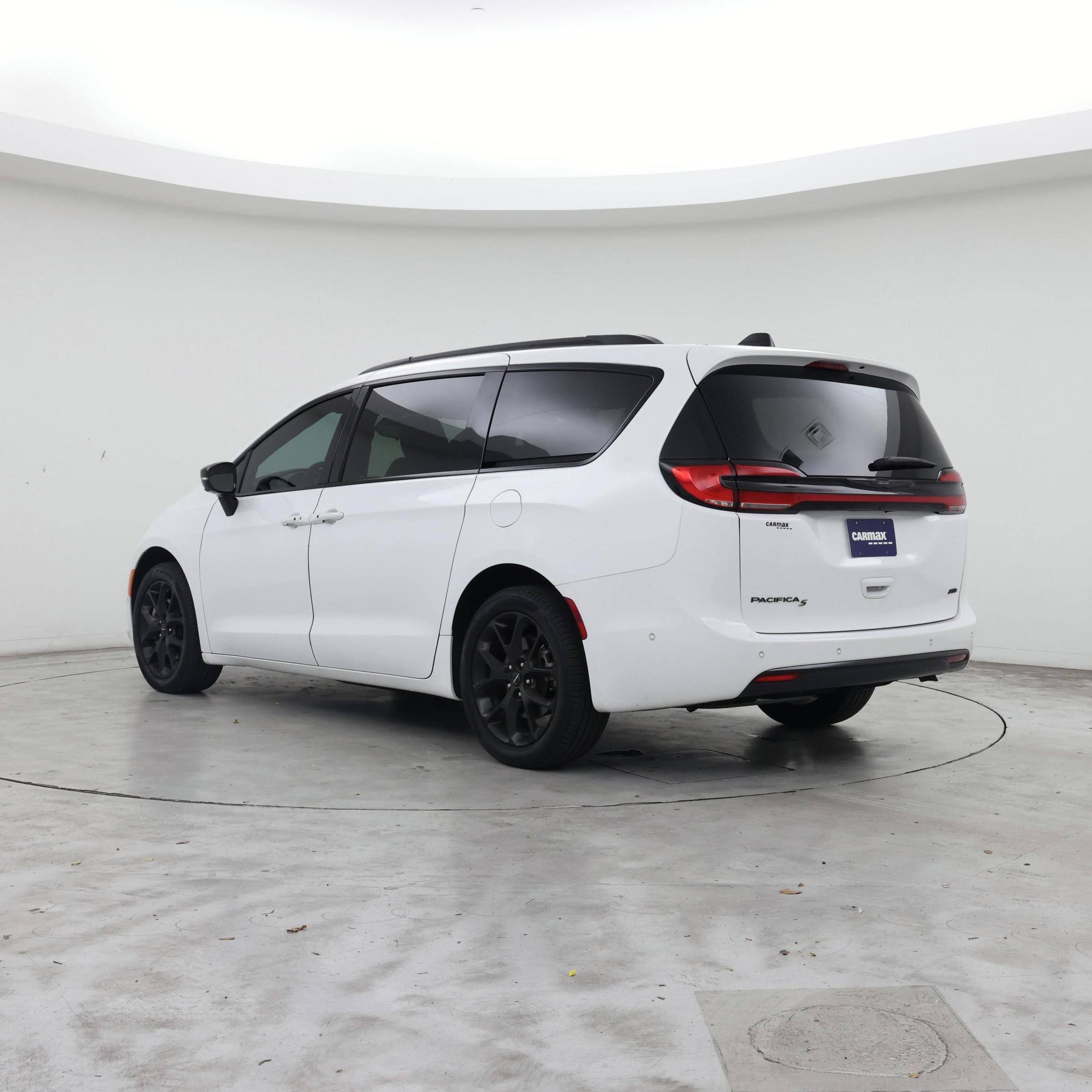 Thumbnail: 2023 Chrysler Pacifica - 2