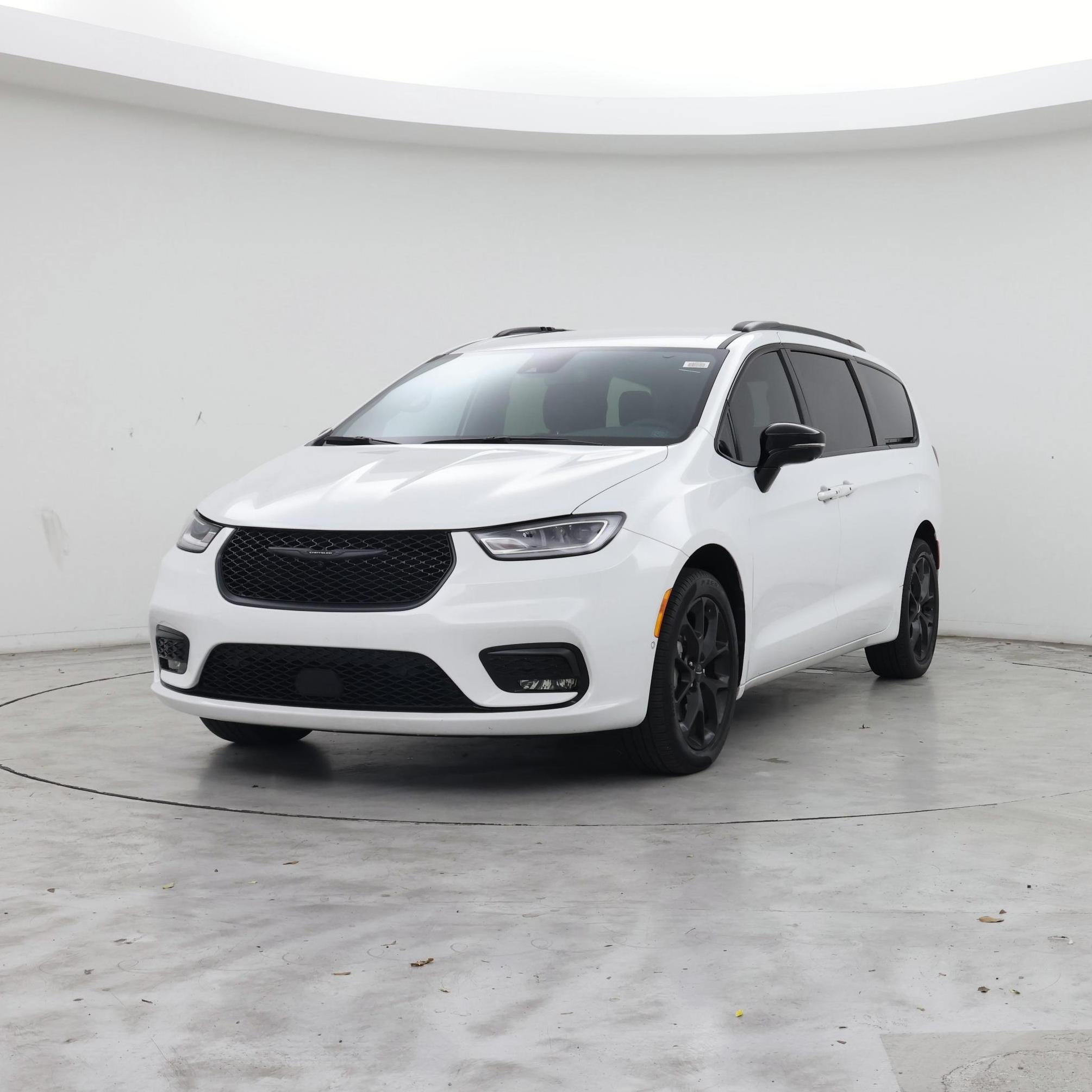 Thumbnail: 2023 Chrysler Pacifica - 4