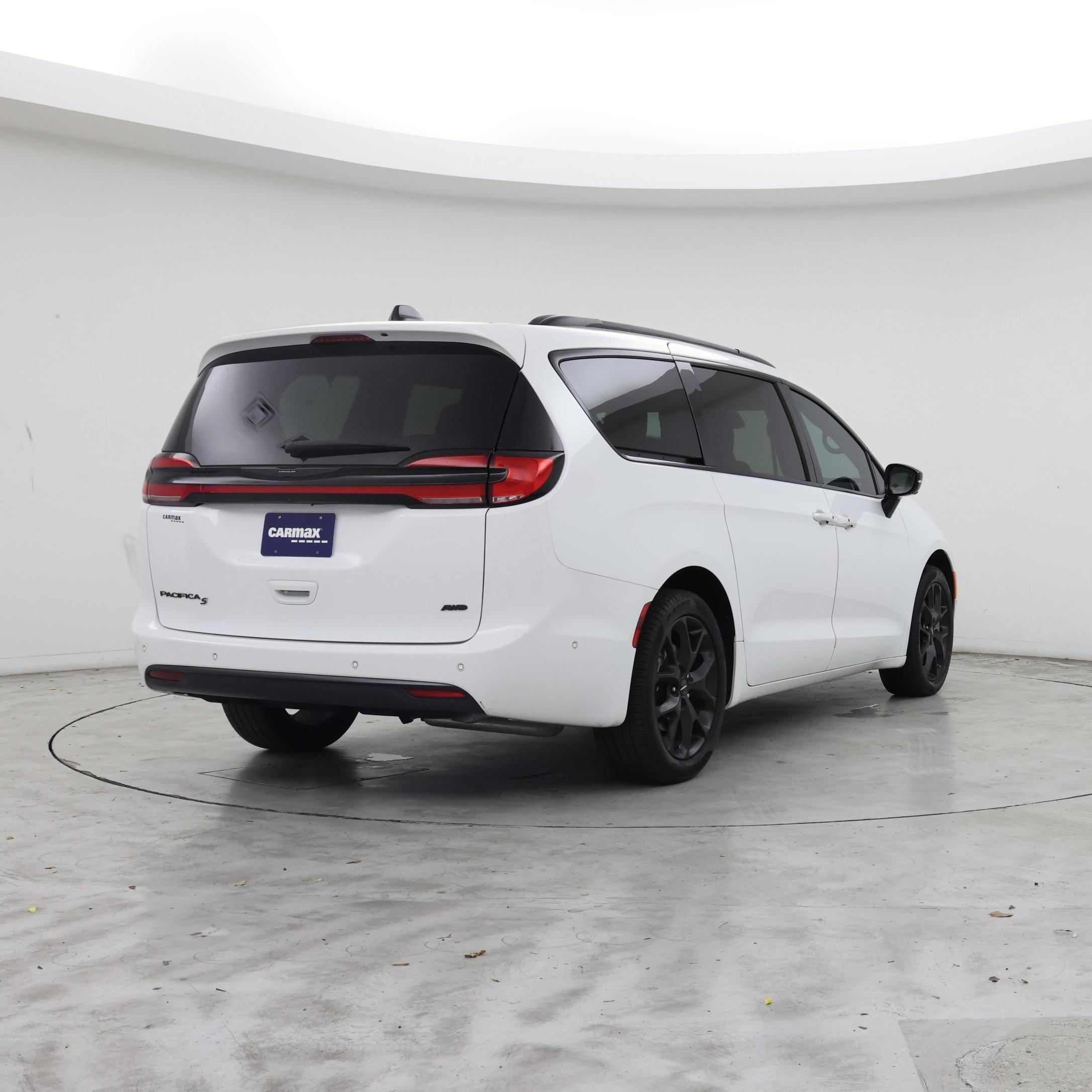 Thumbnail: 2023 Chrysler Pacifica - 8