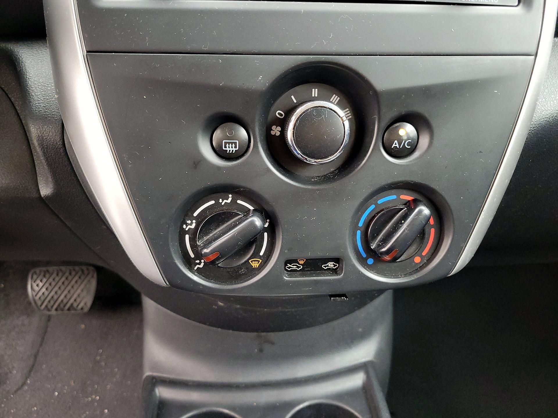 Thumbnail: 2016 Nissan Versa - 15