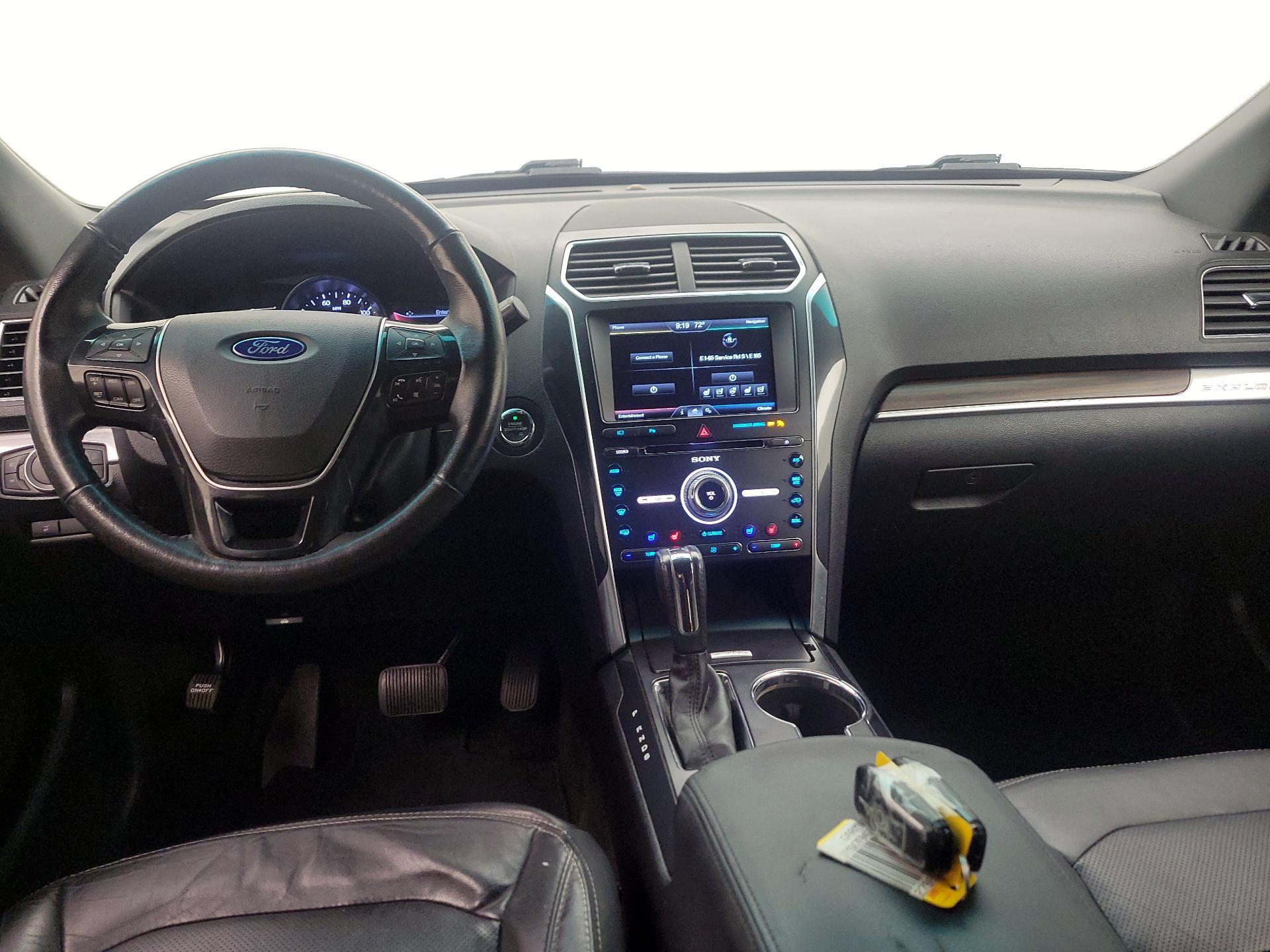 Thumbnail: 2016 Ford Explorer - 9