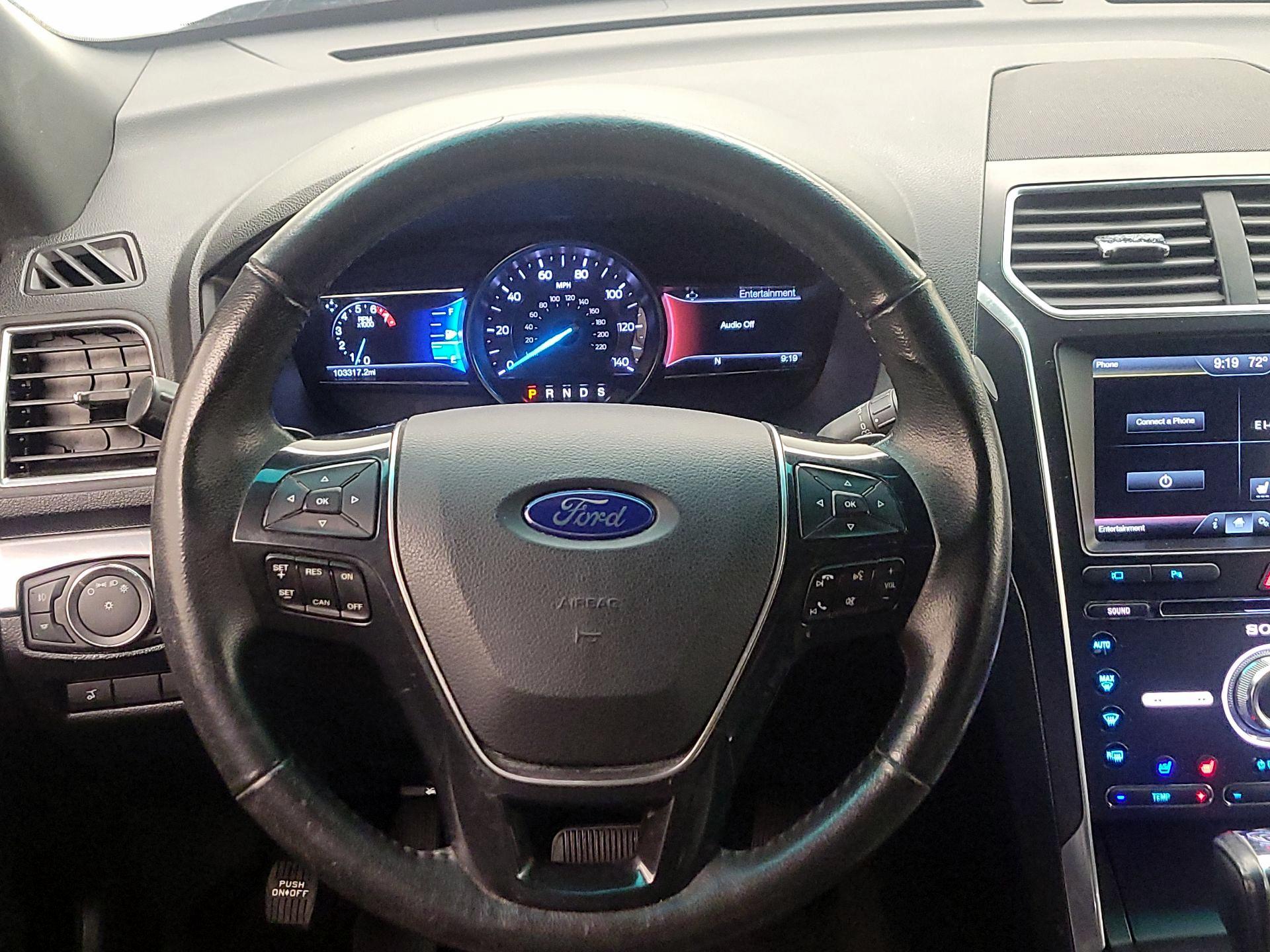 Thumbnail: 2016 Ford Explorer - 10