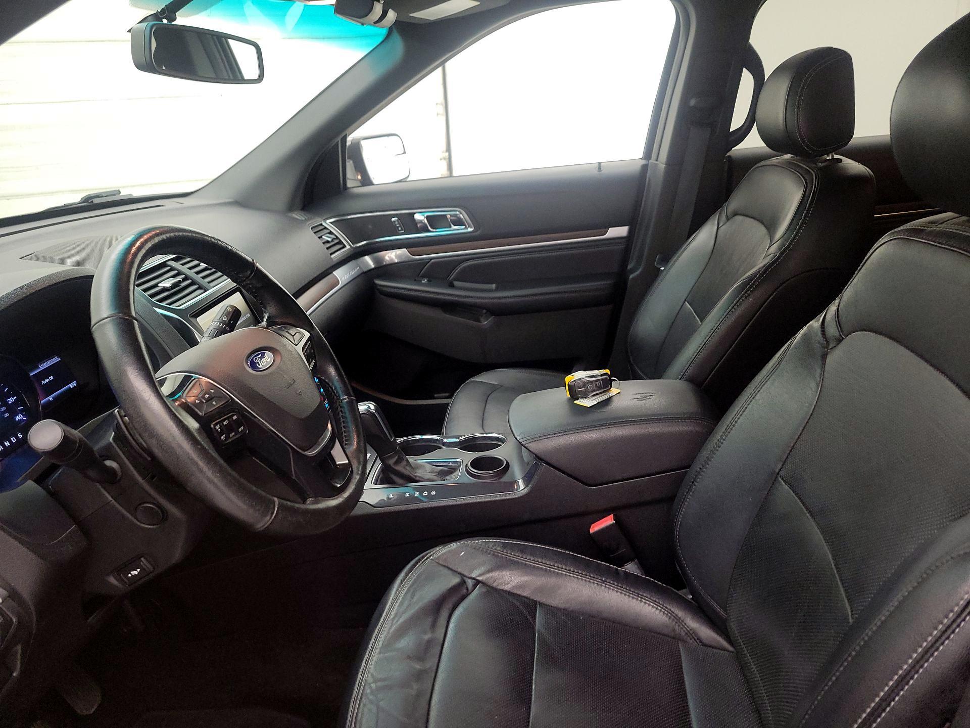 Thumbnail: 2016 Ford Explorer - 11