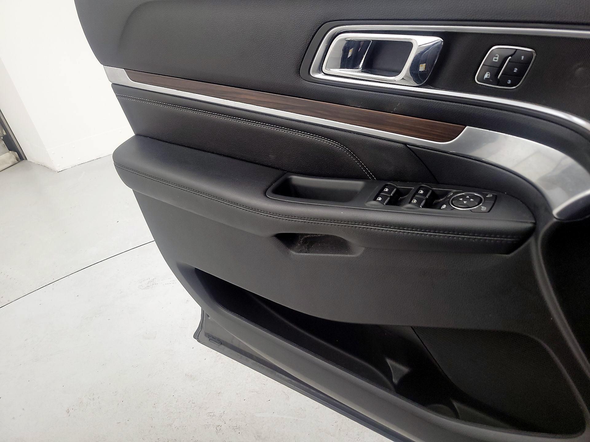 Thumbnail: 2016 Ford Explorer - 12