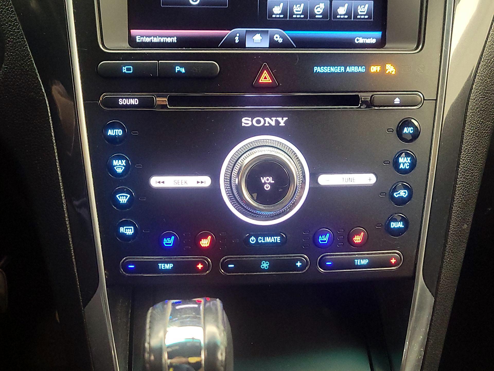 Thumbnail: 2016 Ford Explorer - 16