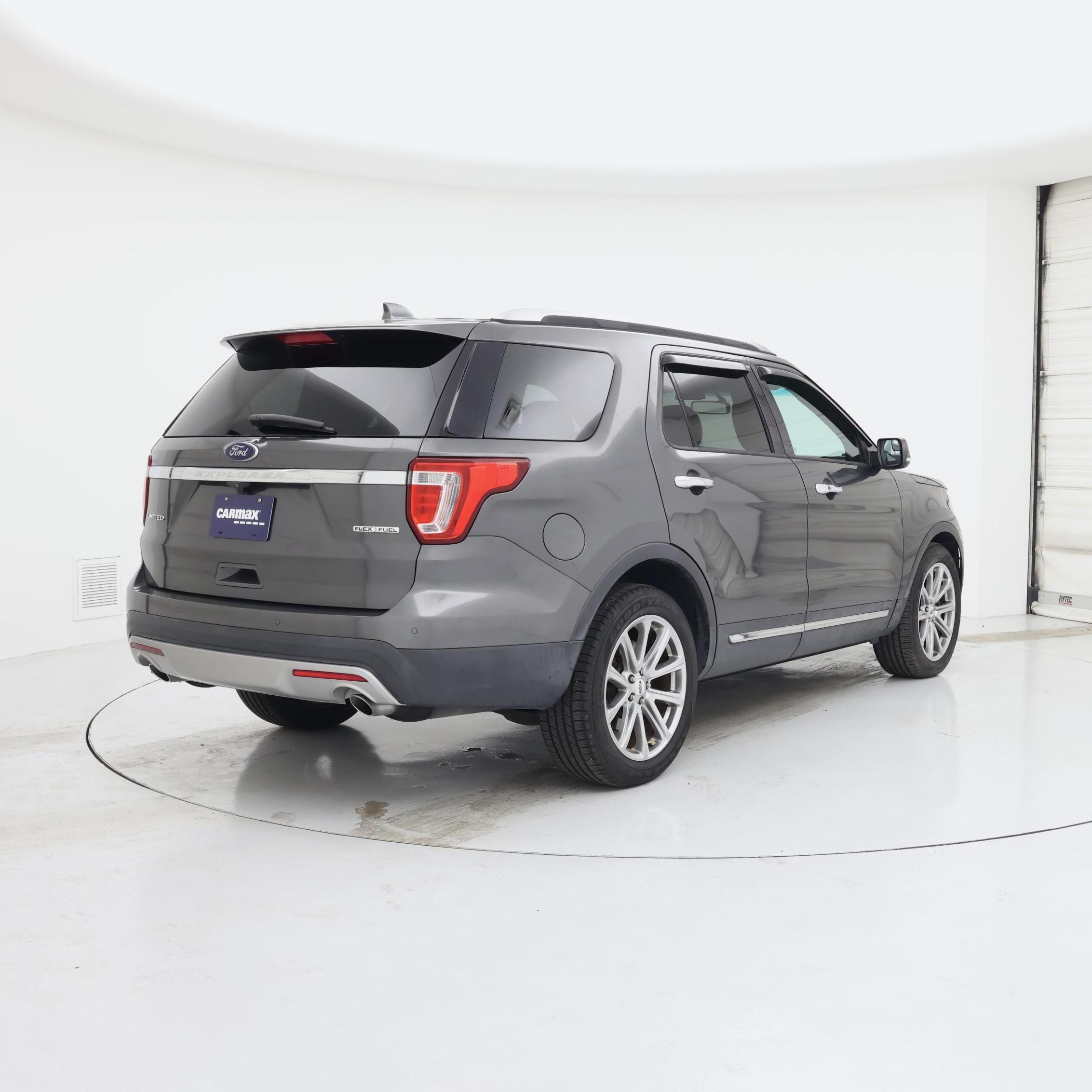 Thumbnail: 2016 Ford Explorer - 8