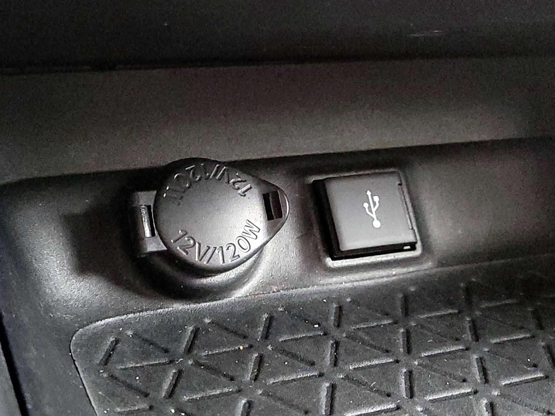 Thumbnail: 2022 Toyota RAV4 - 18