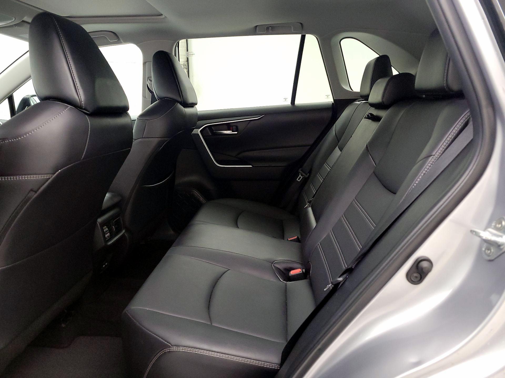 Thumbnail: 2022 Toyota RAV4 - 19