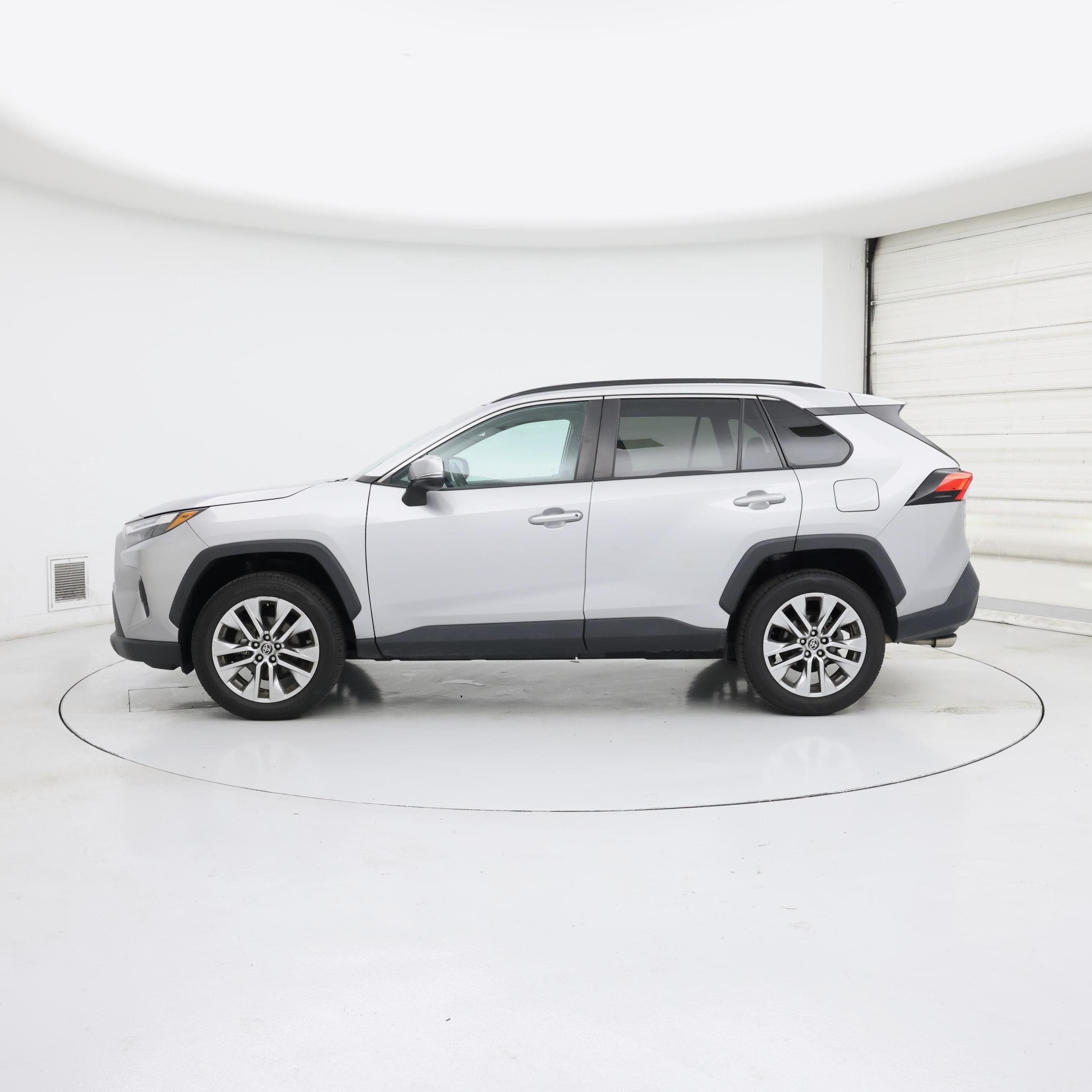 Thumbnail: 2022 Toyota RAV4 - 3