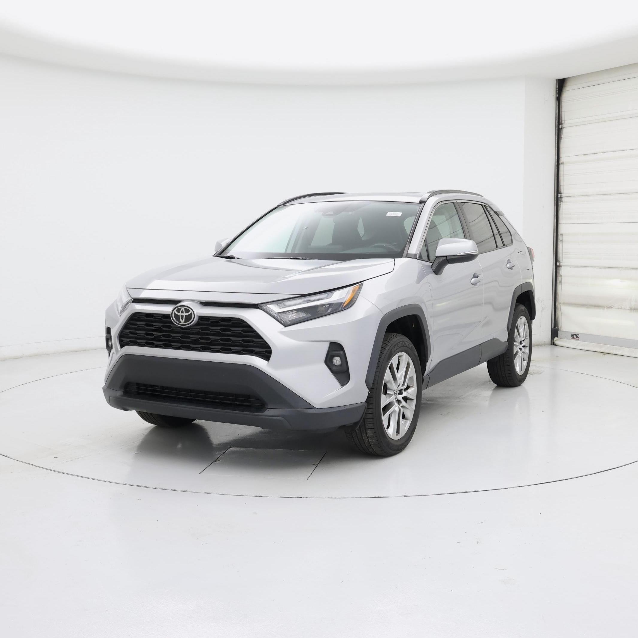 Thumbnail: 2022 Toyota RAV4 - 4
