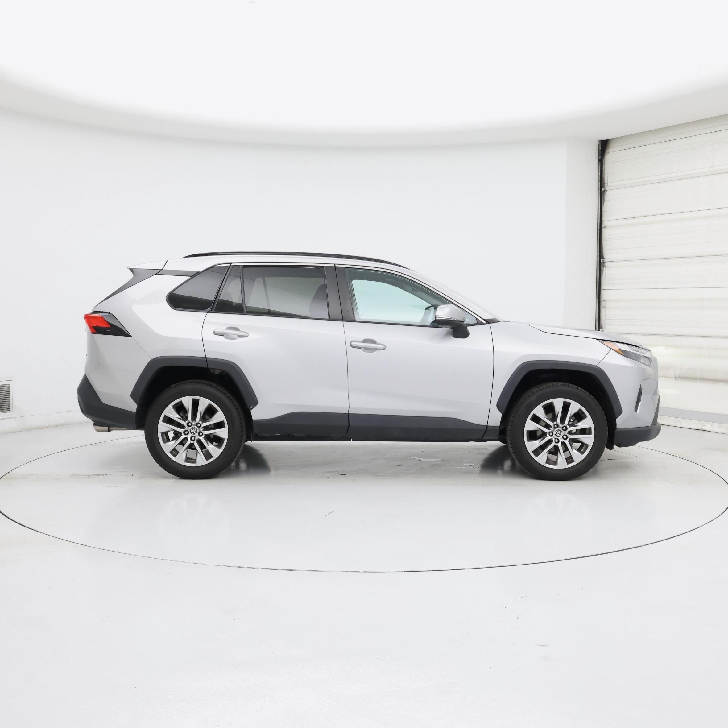 Thumbnail: 2022 Toyota RAV4 - 7