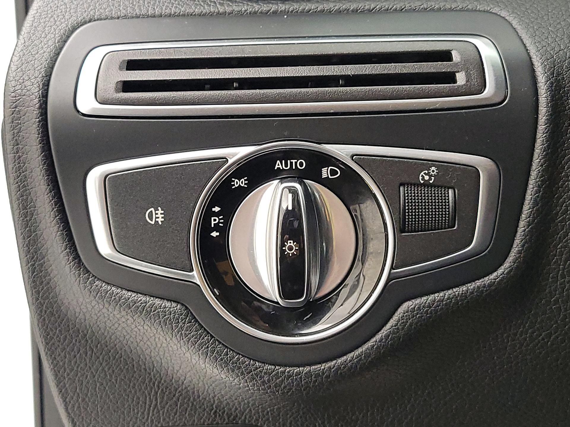 Thumbnail: 2016 Mercedes-Benz C-Class - 13