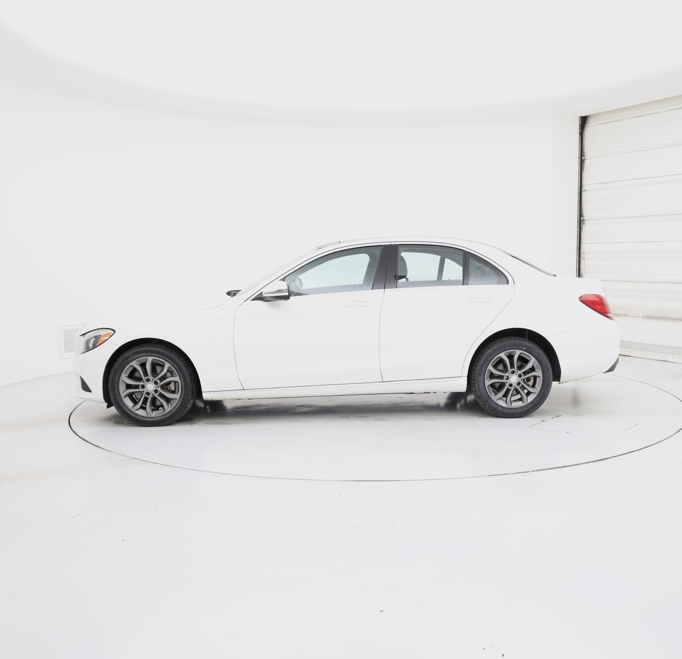 Thumbnail: 2016 Mercedes-Benz C-Class - 3