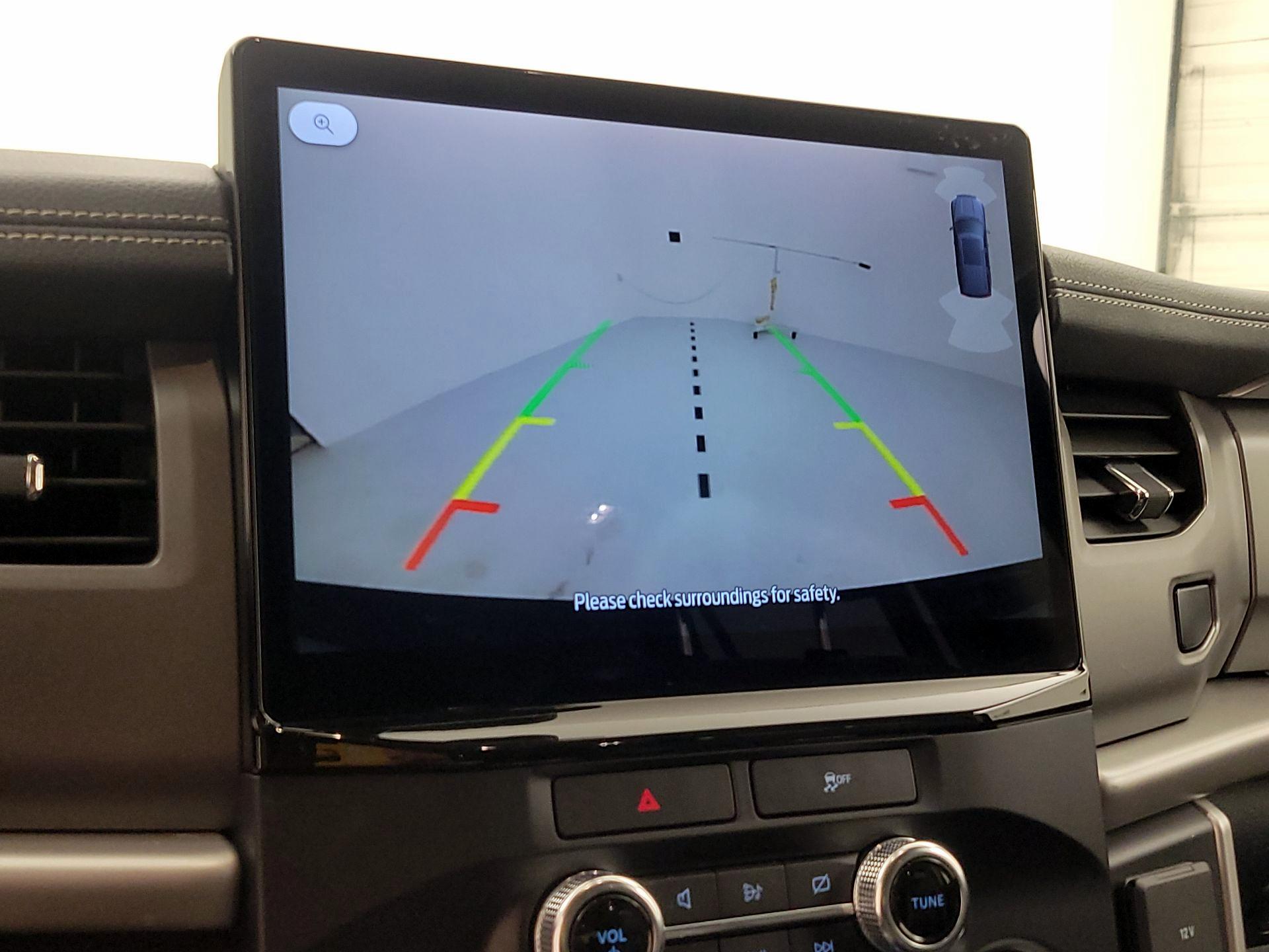 Thumbnail: 2022 Ford Expedition - 15