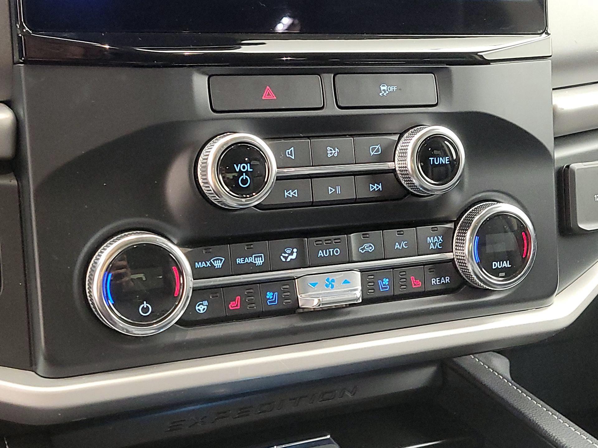 Thumbnail: 2022 Ford Expedition - 17