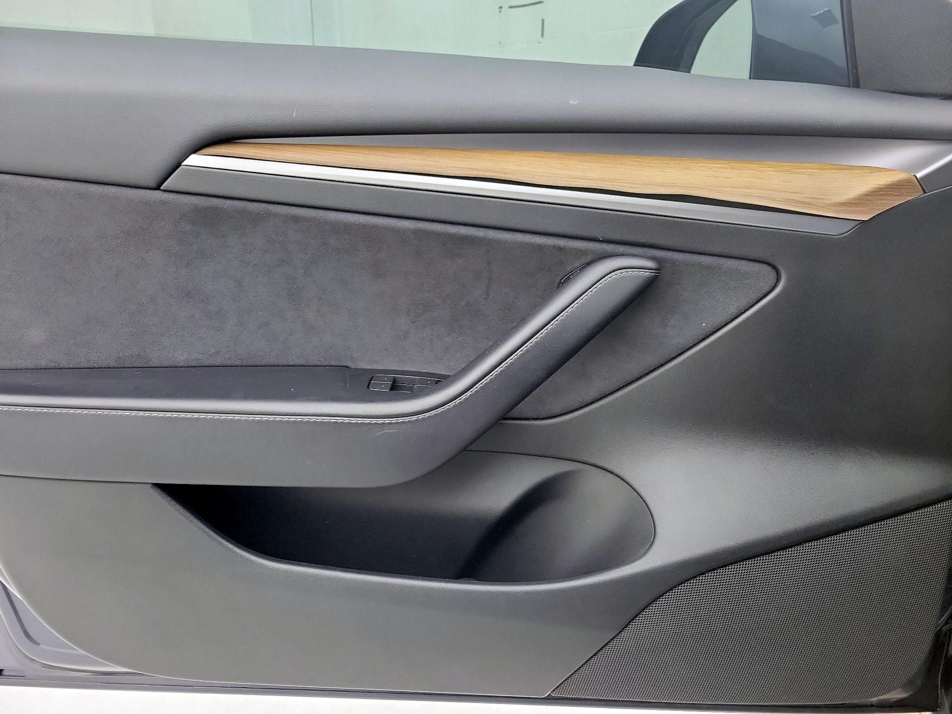 Thumbnail: 2023 Tesla Model 3 - 12
