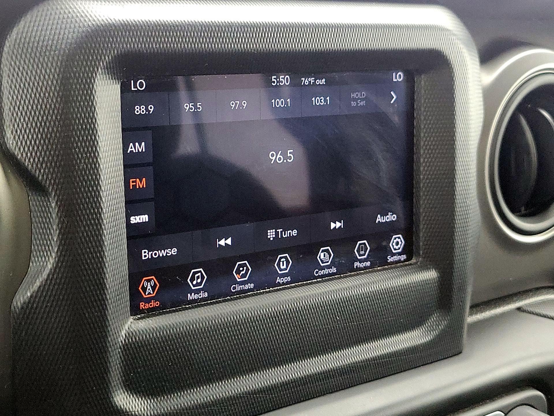 Thumbnail: 2021 Jeep Gladiator - 15