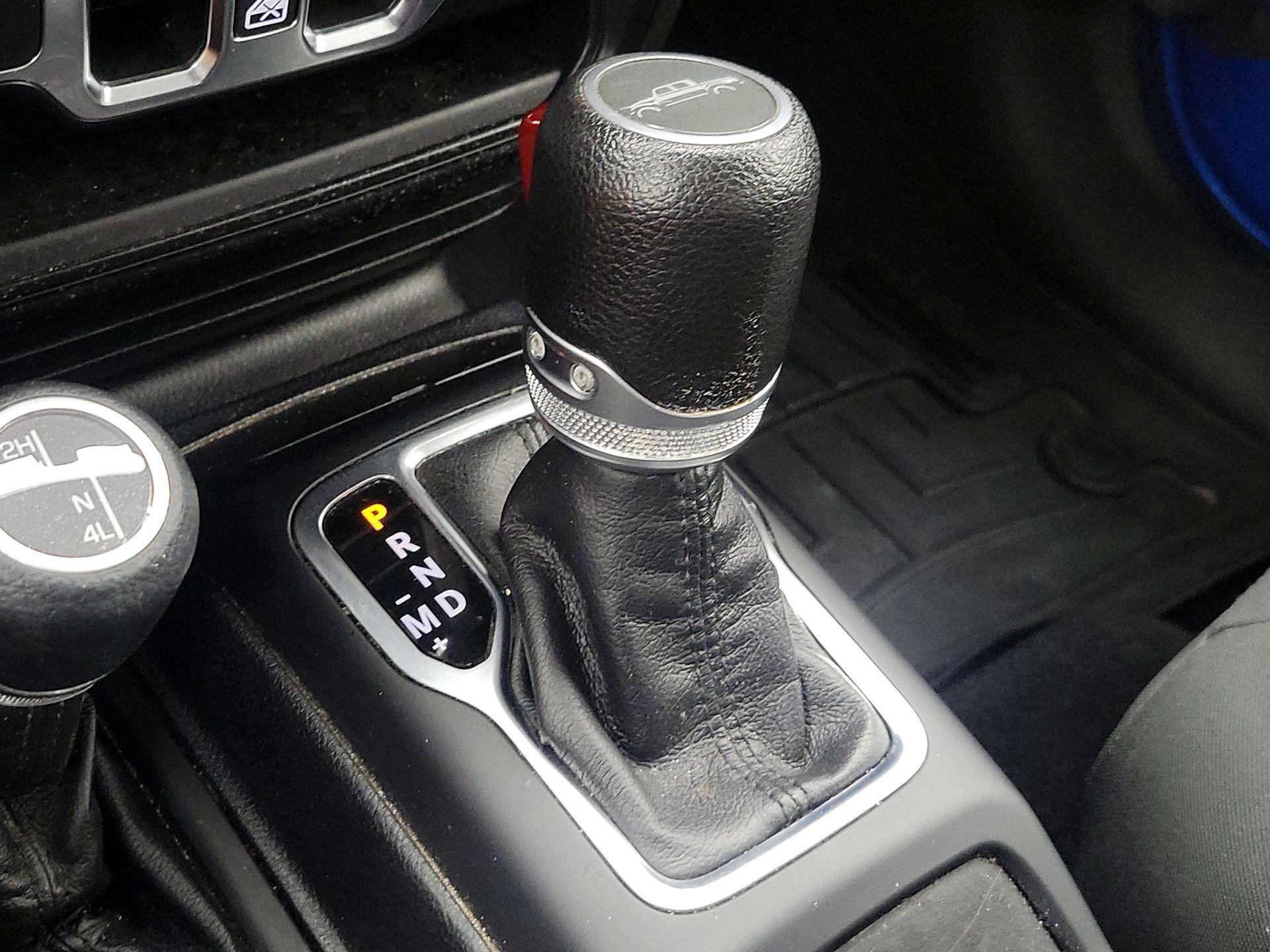 Thumbnail: 2021 Jeep Gladiator - 17