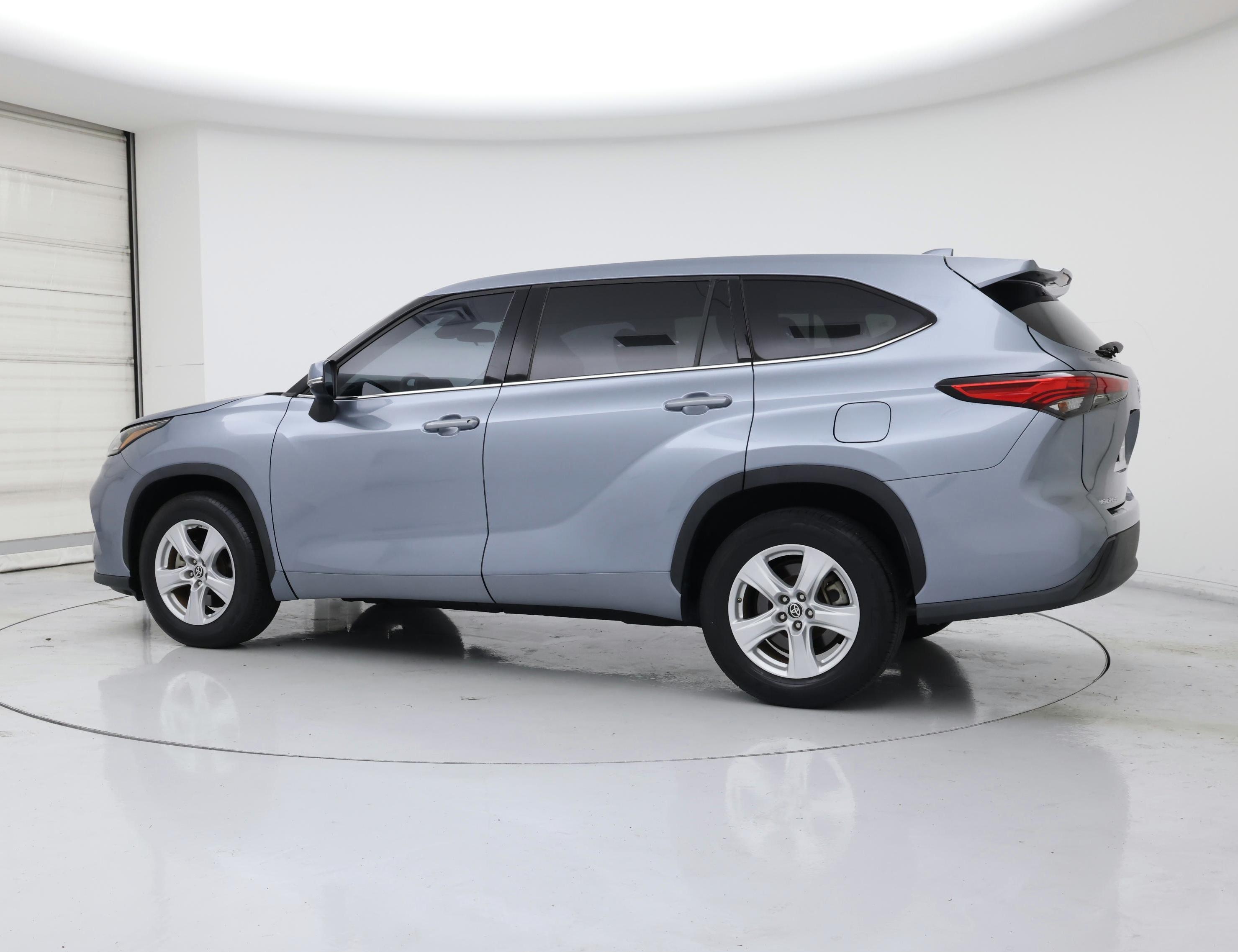 Thumbnail: 2020 Toyota Highlander - 3
