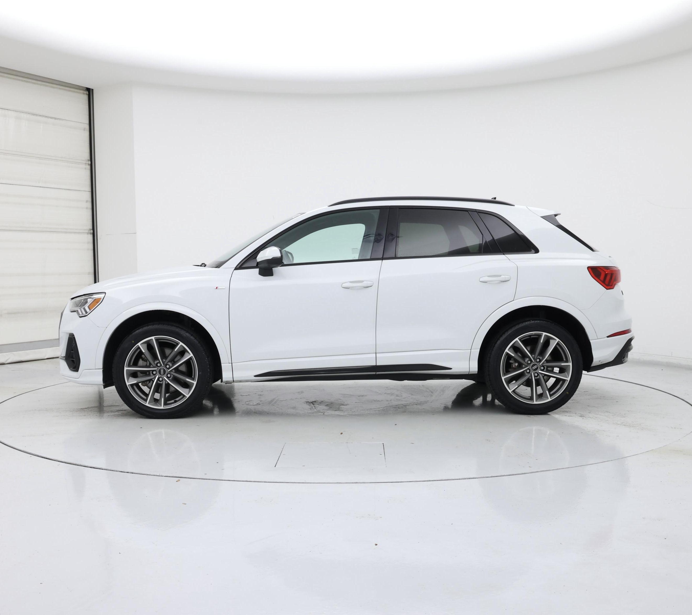 Thumbnail: 2022 Audi Q3 - 3