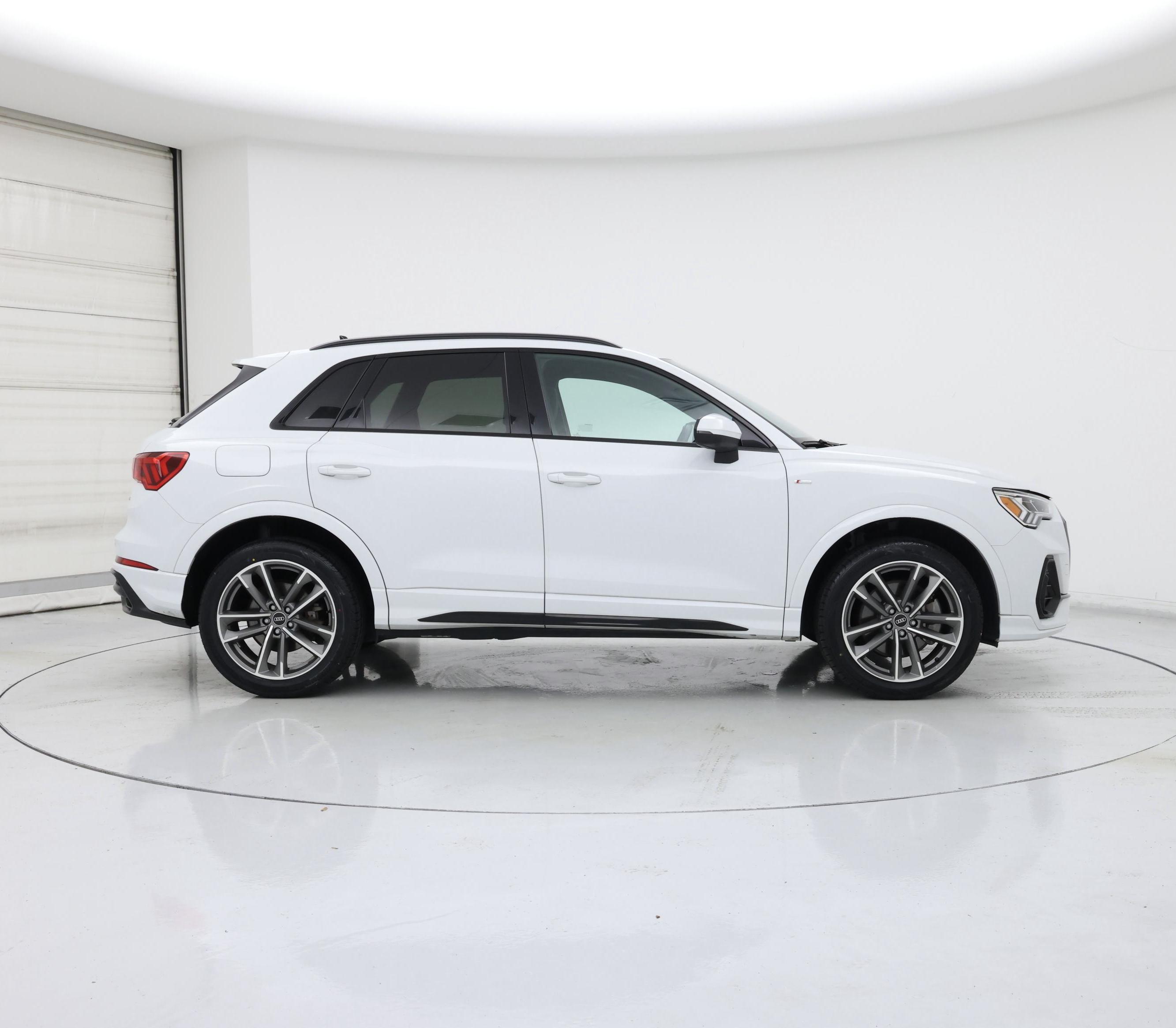 Thumbnail: 2022 Audi Q3 - 7