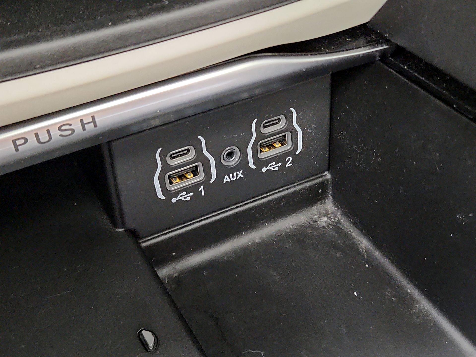 Thumbnail: 2023 Chrysler Pacifica - 19