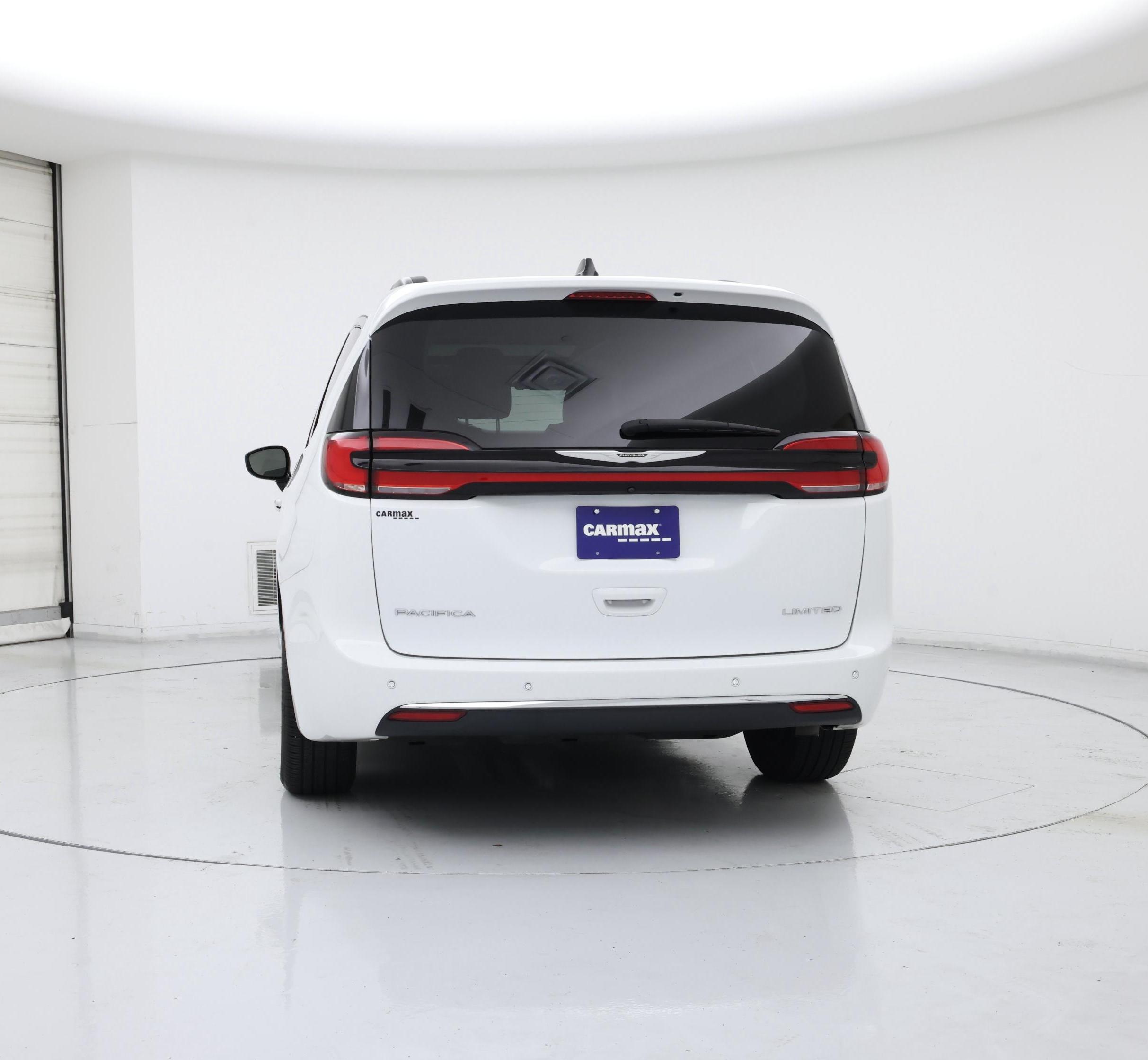 Thumbnail: 2023 Chrysler Pacifica - 6