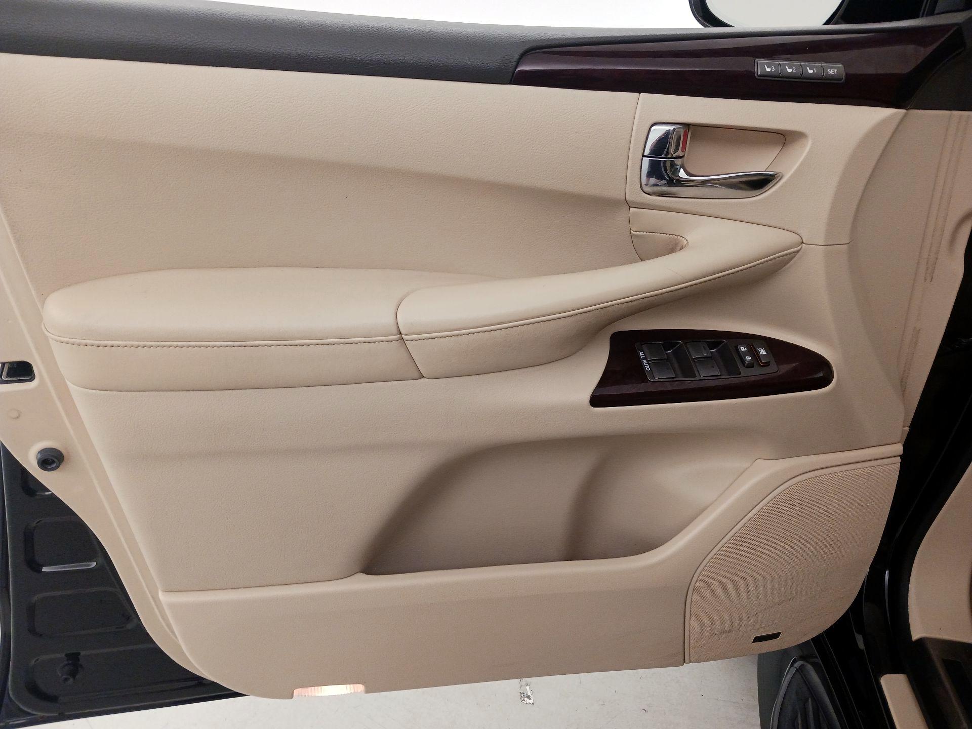 Thumbnail: 2015 Lexus LX - 12
